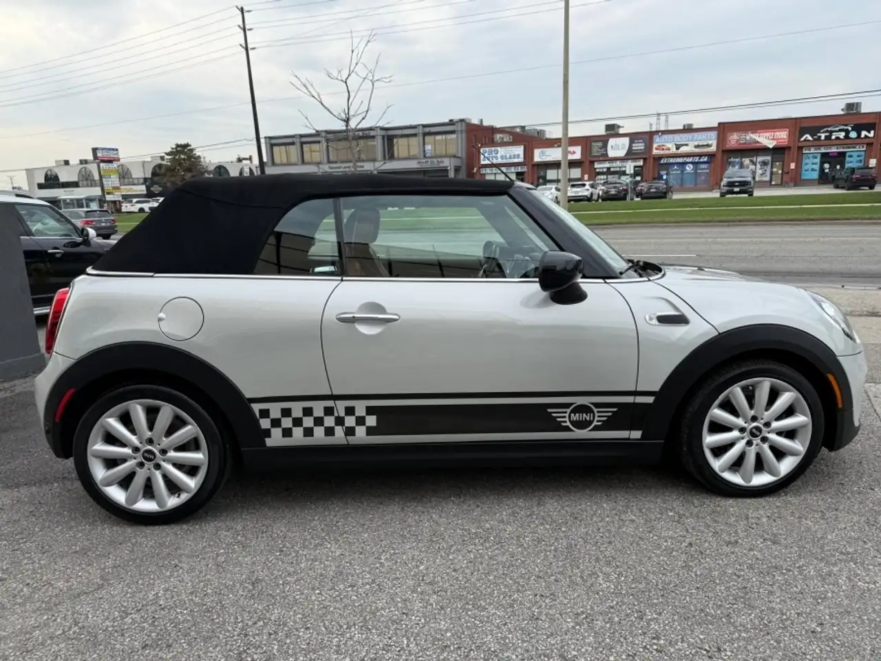 MINI Convertible снимка MINI Convertible