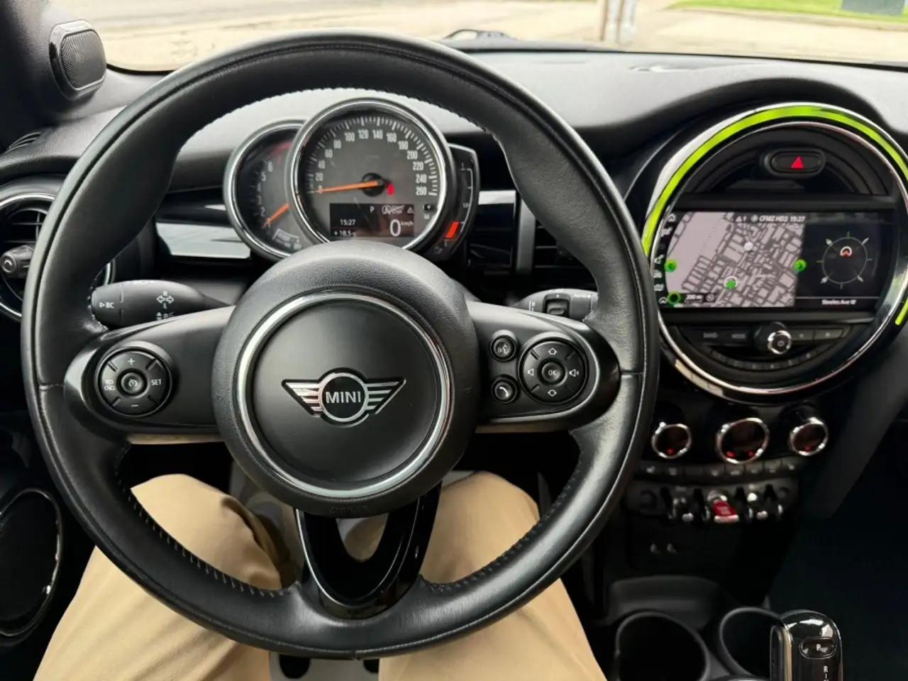 MINI Convertible снимка MINI Convertible
