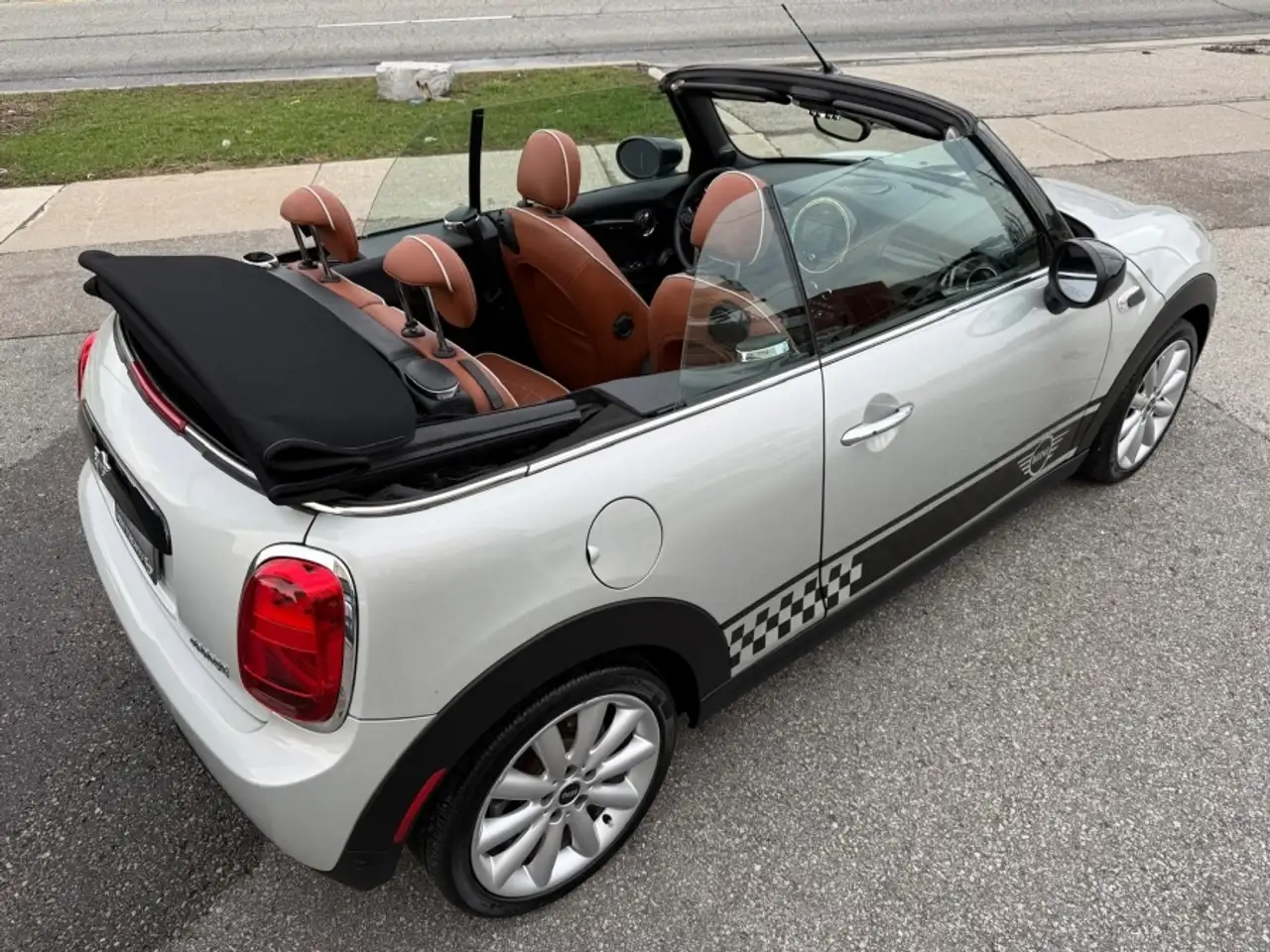 MINI Convertible снимка MINI Convertible