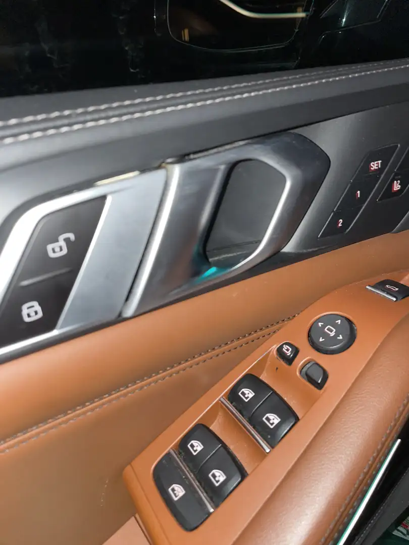 BMW X5 M M50 d Zwart - 2