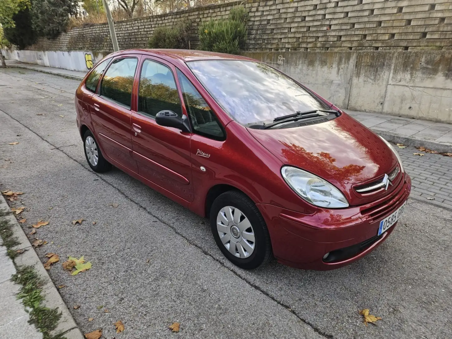 Citroen Xsara Picasso 1.6HDi Exclusive 07 Burdeos - 1
