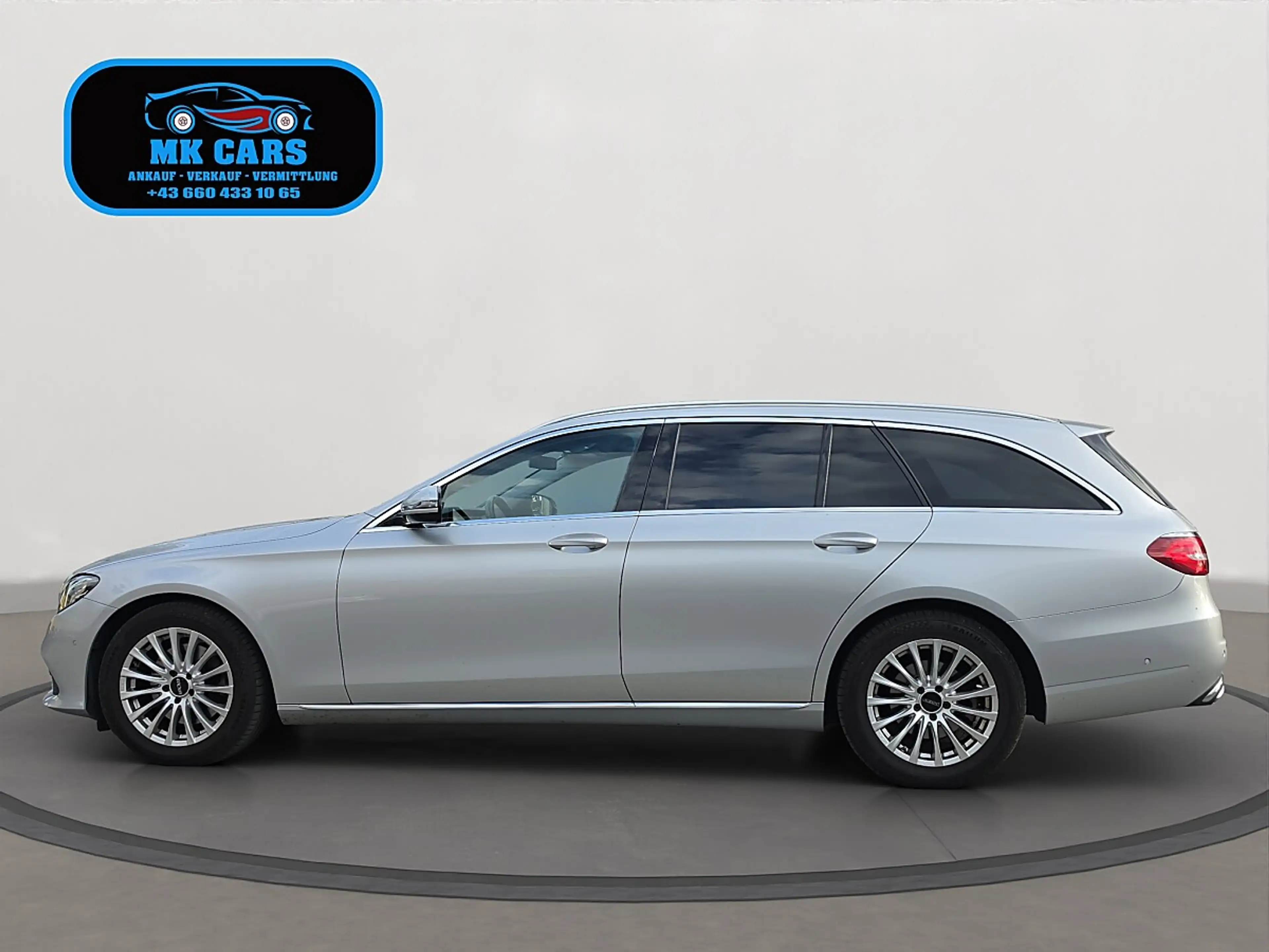 Mercedes-Benz E 220 d T Austria Edition Avantgarde 4MATIC Aut. — photo 3