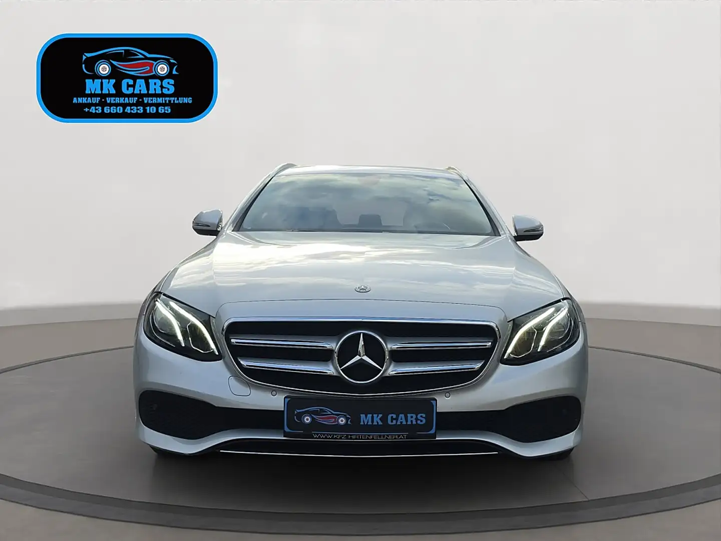 Mercedes-Benz E 220 d T Austria Edition Avantgarde 4MATIC Aut. Grau - 2