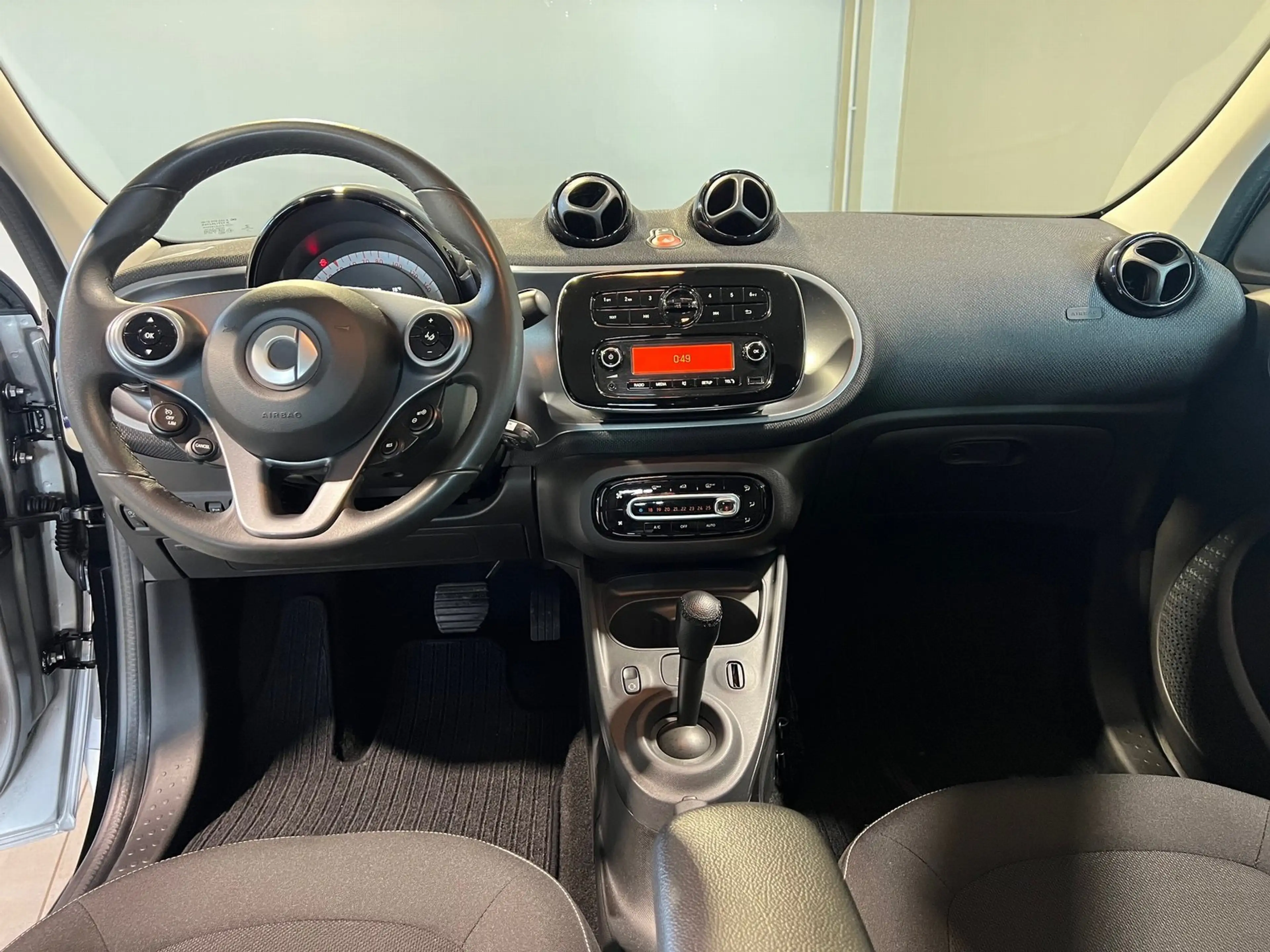 smart forFour forfour passion twinamic Cool & Audio LMR Color — photo 5