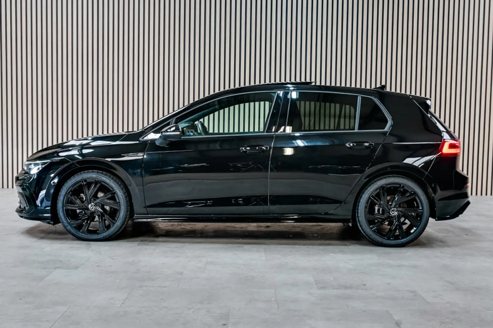 Volkswagen Golf 1.5 eTSI R-Line ACC|HarmanKardon|Matrix|Pano Noir - 2