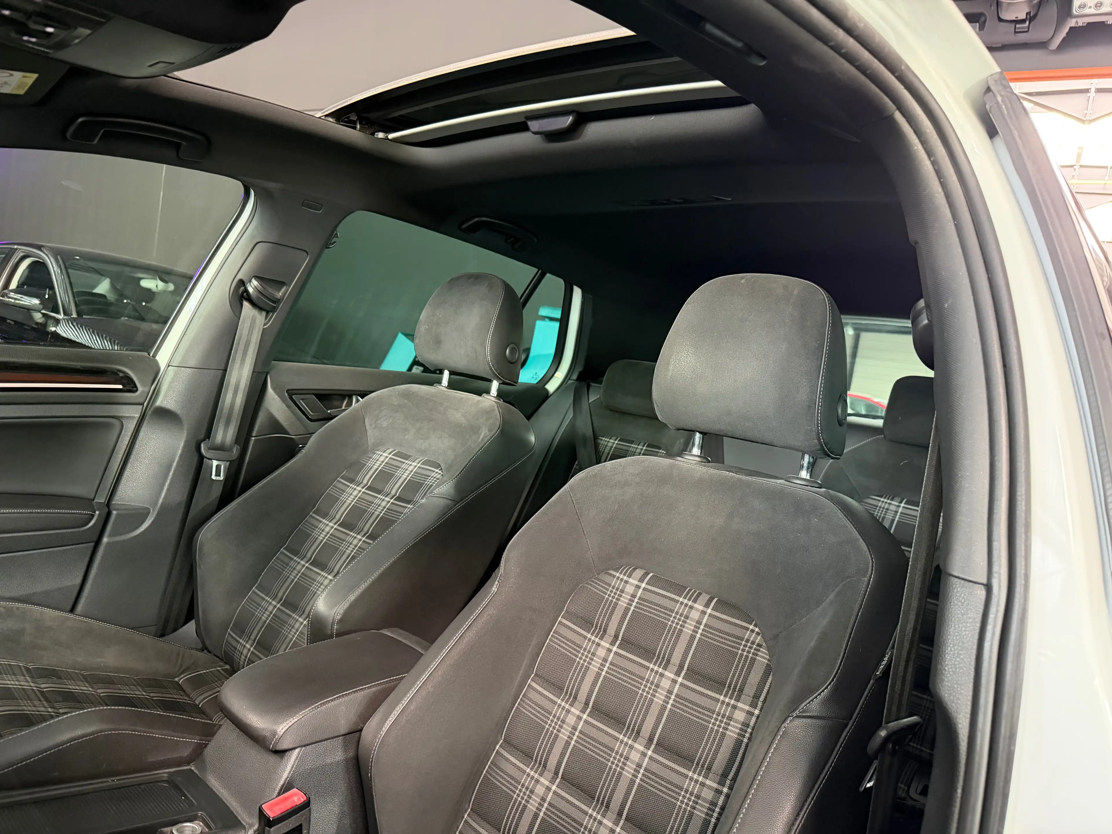Volkswagen Golf GTD Golf 2.0 CR TDi DSG/12 mois de garantie — photo 14