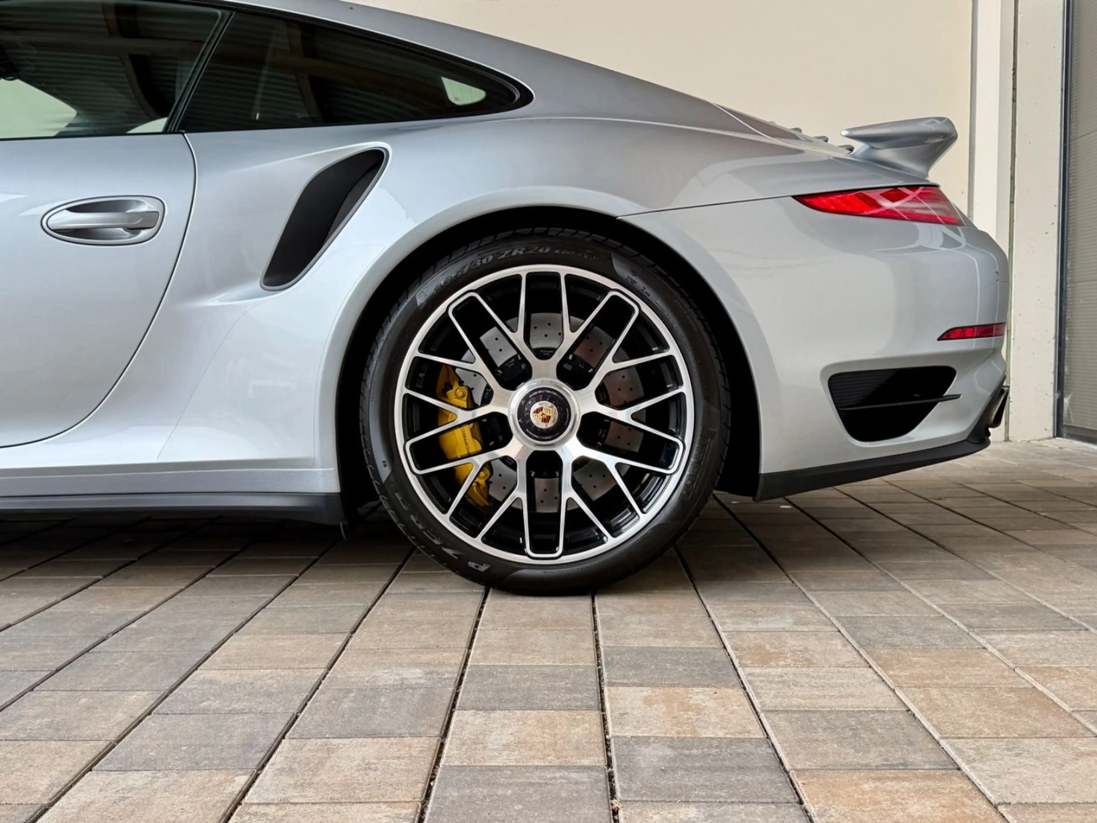 Porsche 991 Turbo Coupé Approved 04/29 — photo 7