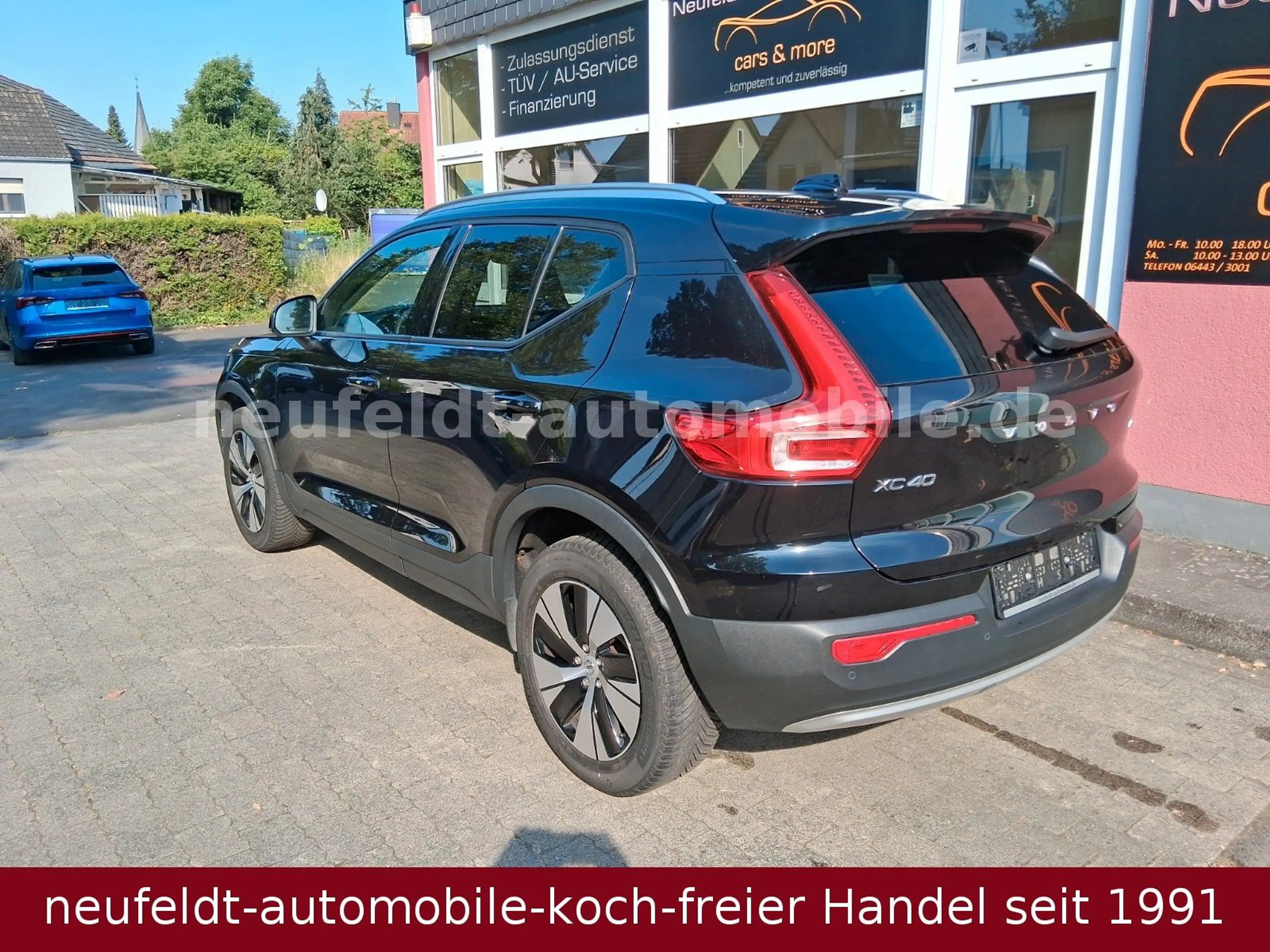 Volvo XC40 Momentum Pro — photo 5