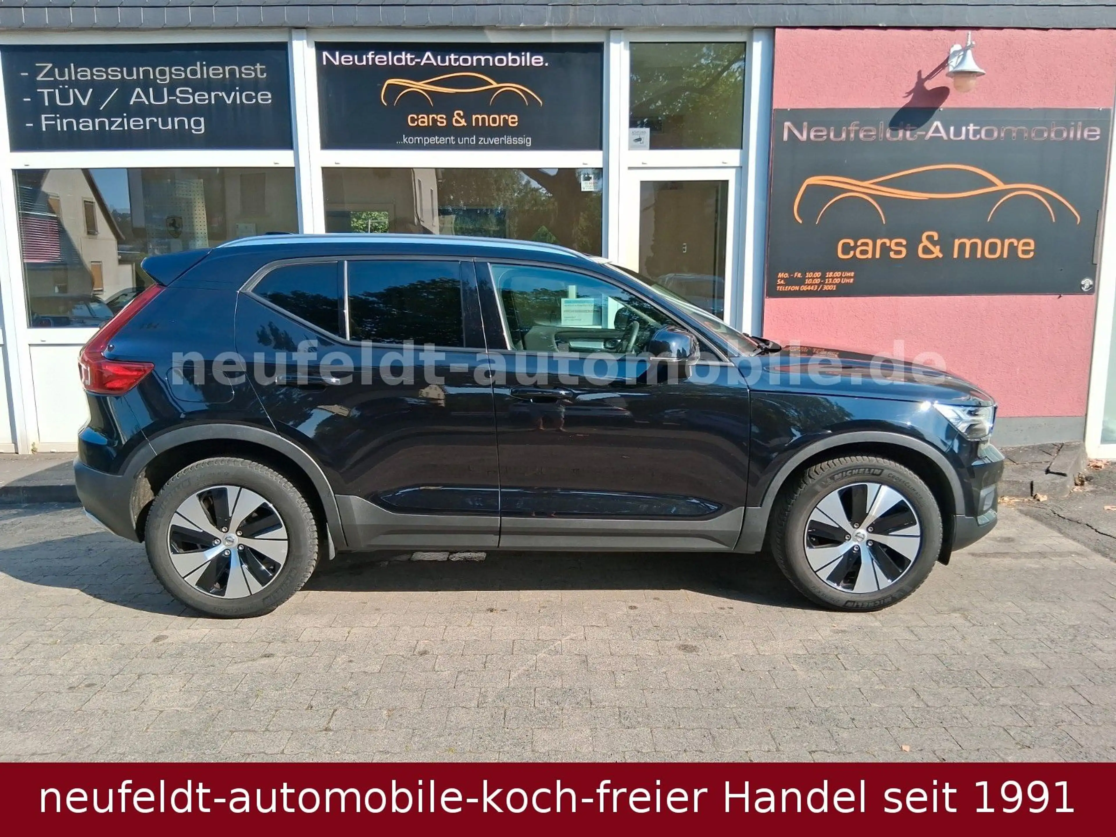 Volvo XC40 Momentum Pro — photo 4