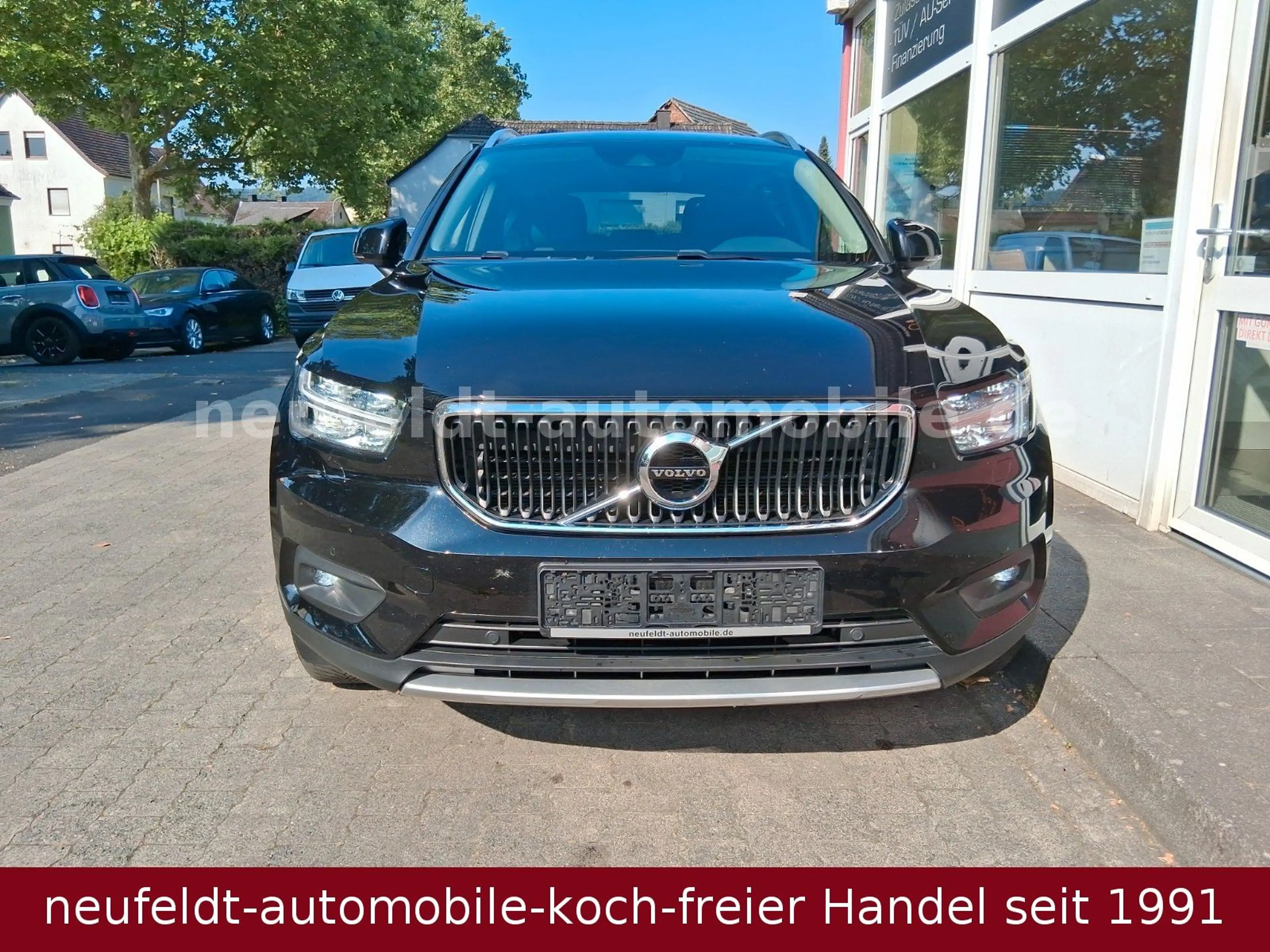 Volvo XC40 Momentum Pro — photo 7
