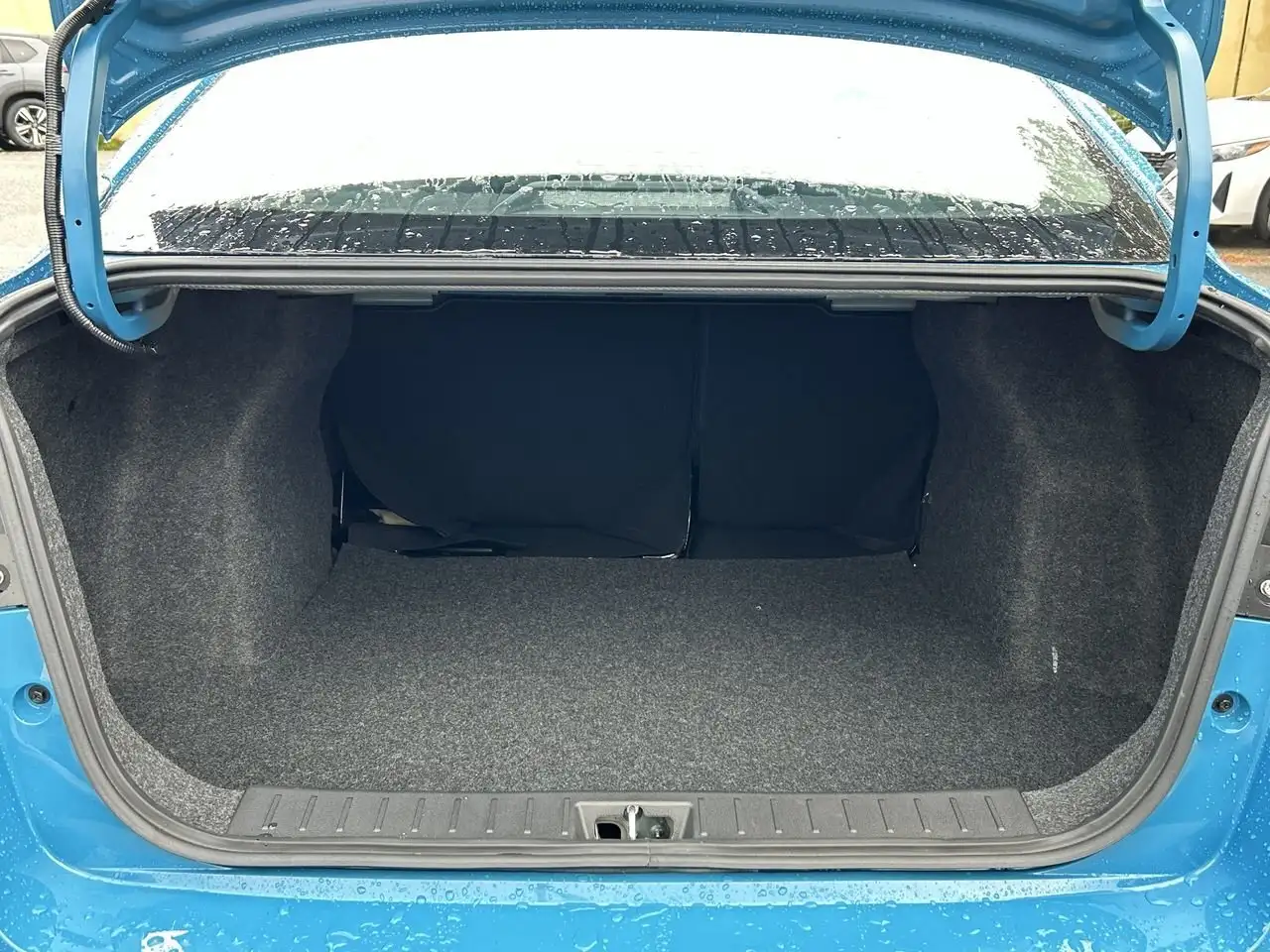 Nissan Versa снимка Nissan Versa