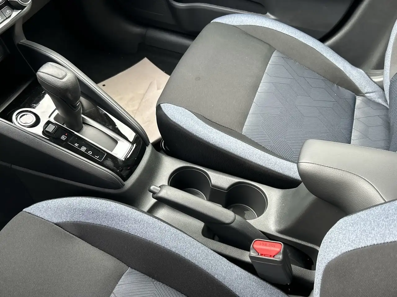 Nissan Versa снимка Nissan Versa