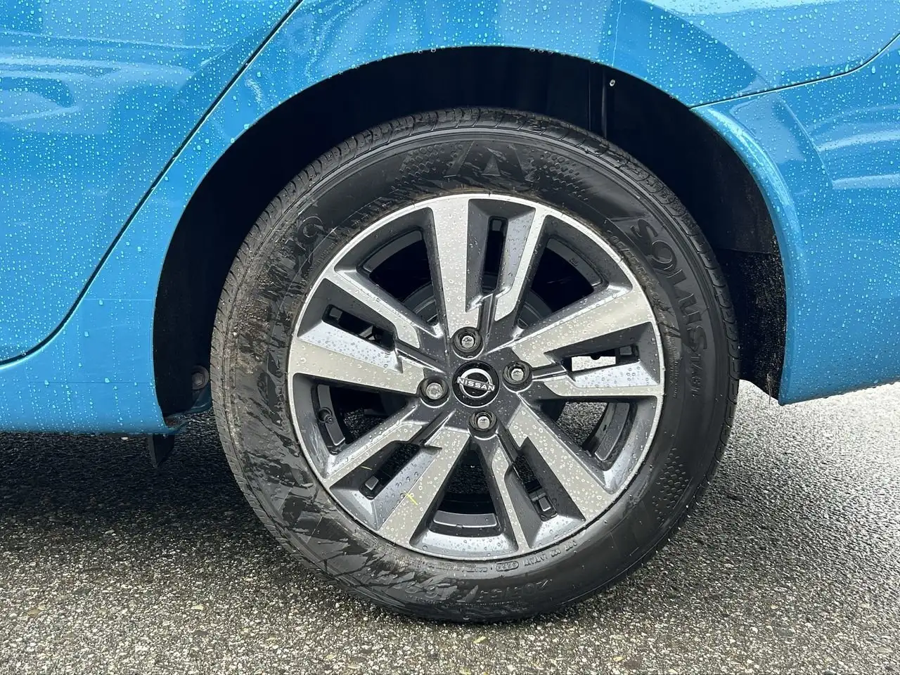 Nissan Versa снимка Nissan Versa