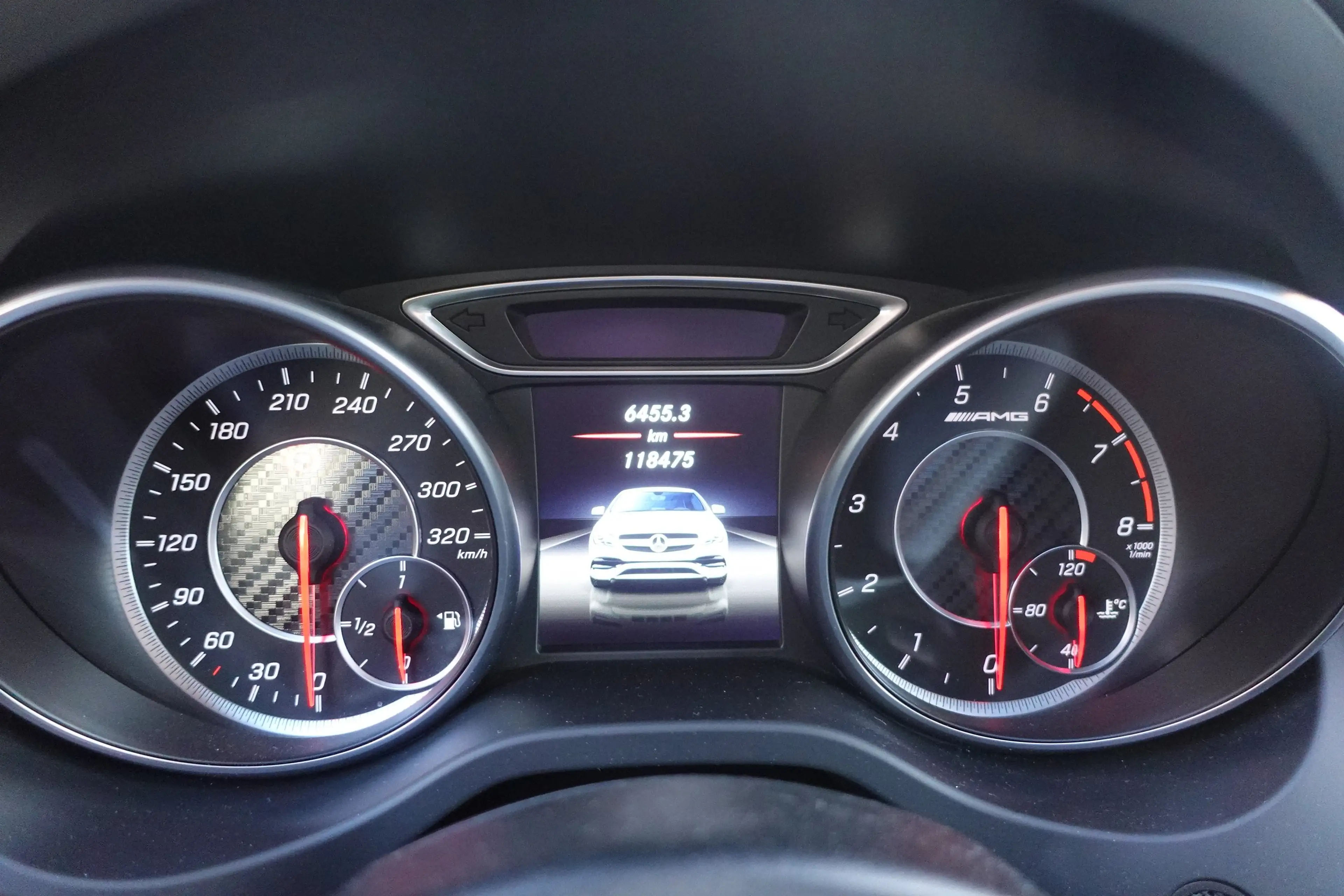 Mercedes-Benz CLA 45 AMG Shooting Brake 4Matic **AMG Drivers Package** — photo 11