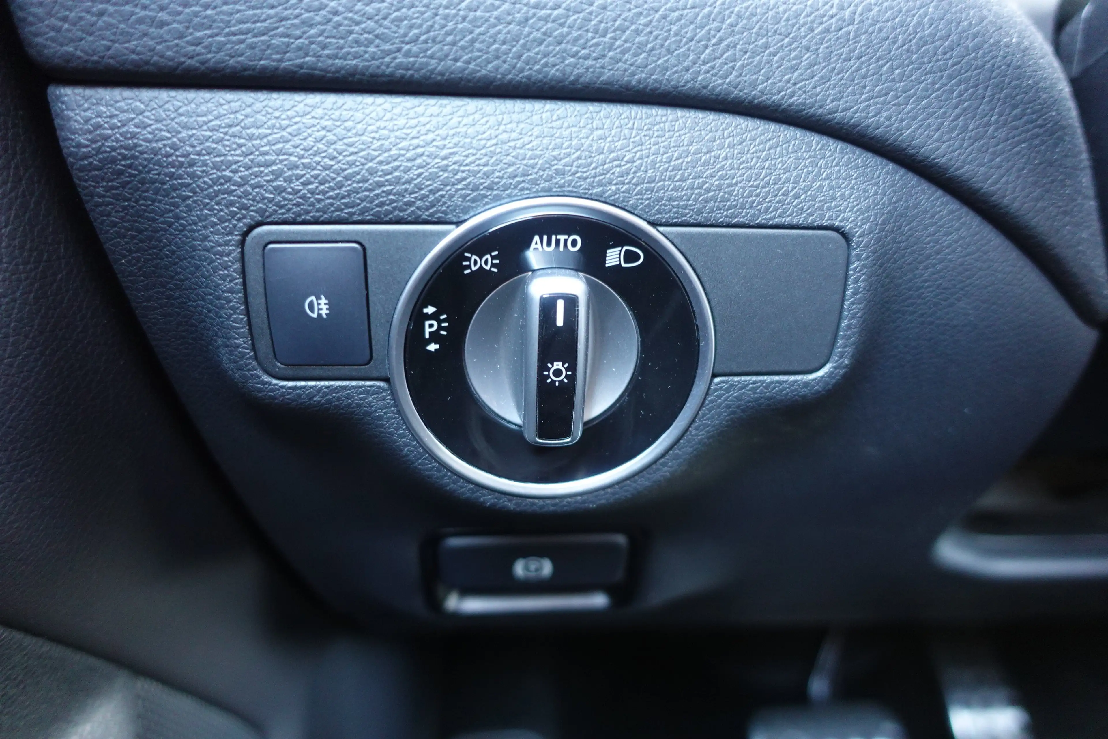 Mercedes-Benz CLA 45 AMG Shooting Brake 4Matic **AMG Drivers Package** — photo 14