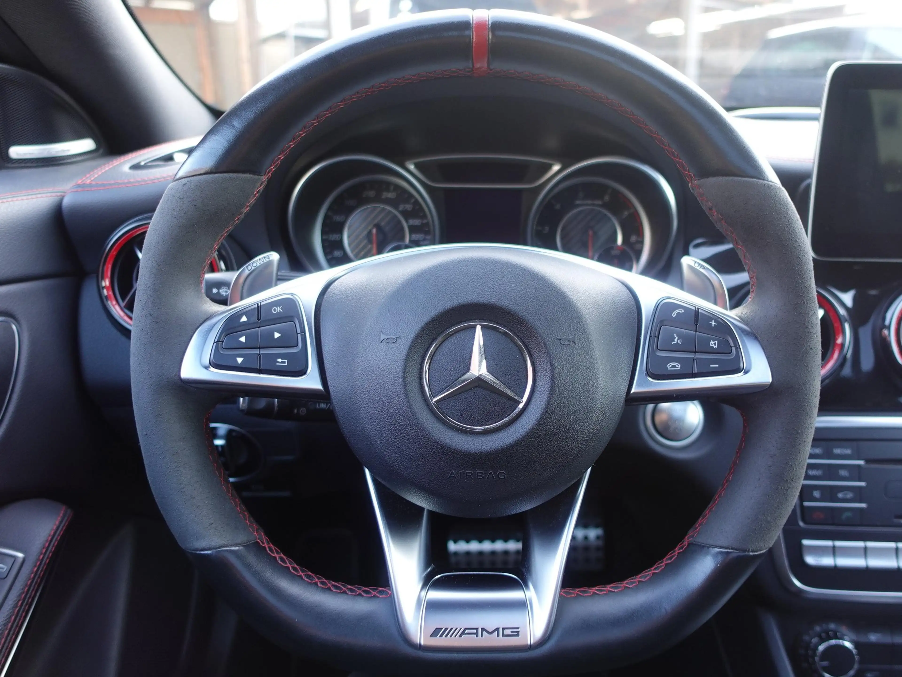 Mercedes-Benz CLA 45 AMG Shooting Brake 4Matic **AMG Drivers Package** — photo 15