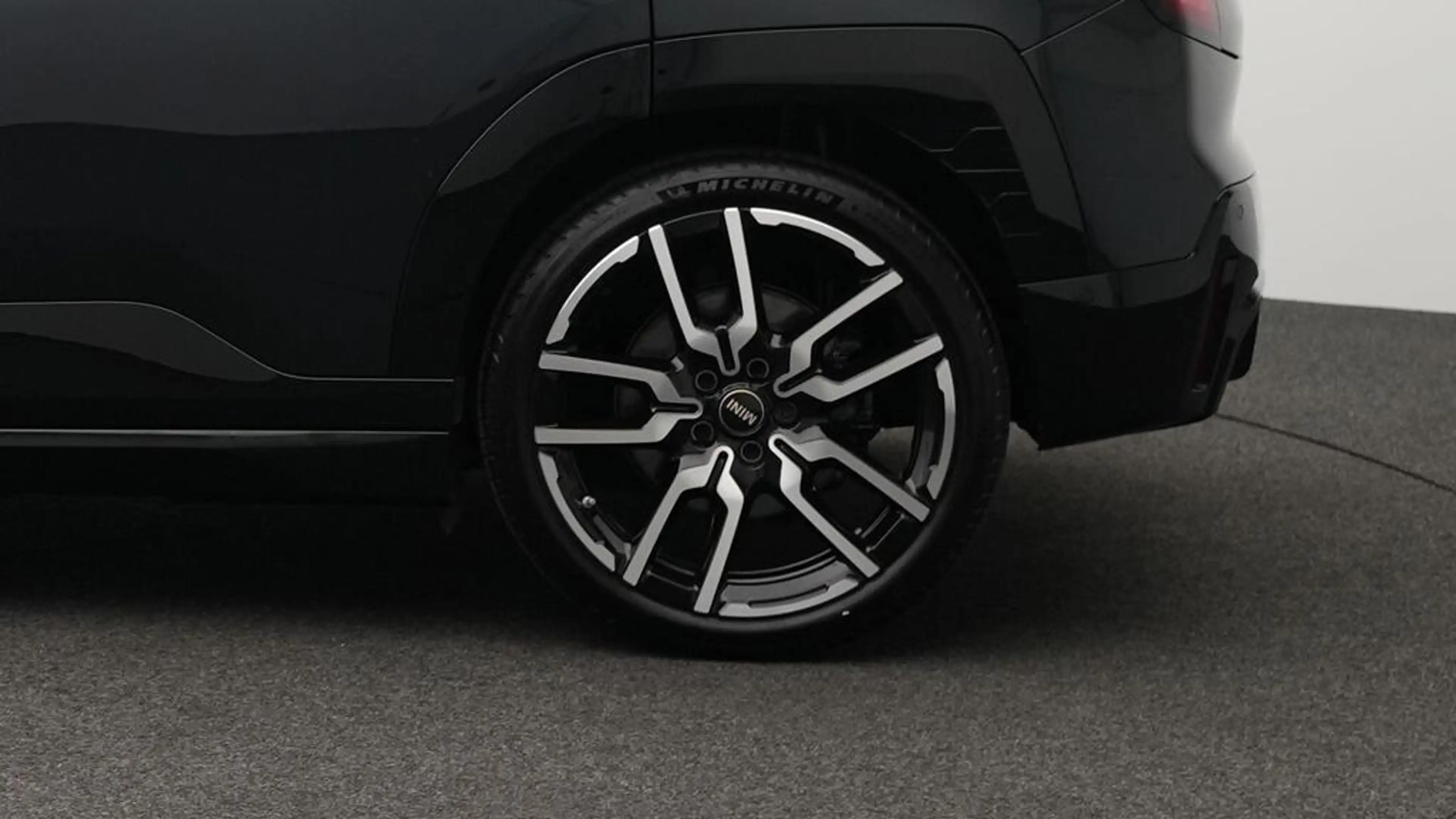 MINI Aceman John Cooper Works Trim — photo 10