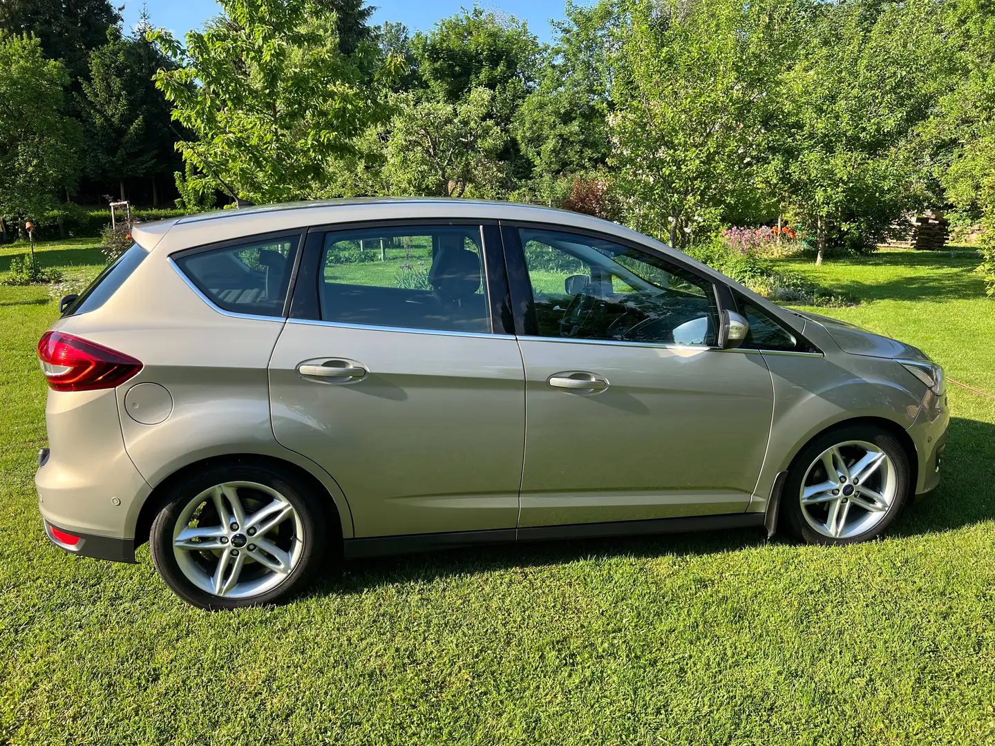 Ford C-Max C-MAX Titanium 1,5 TDCi Titanium Silber - 1