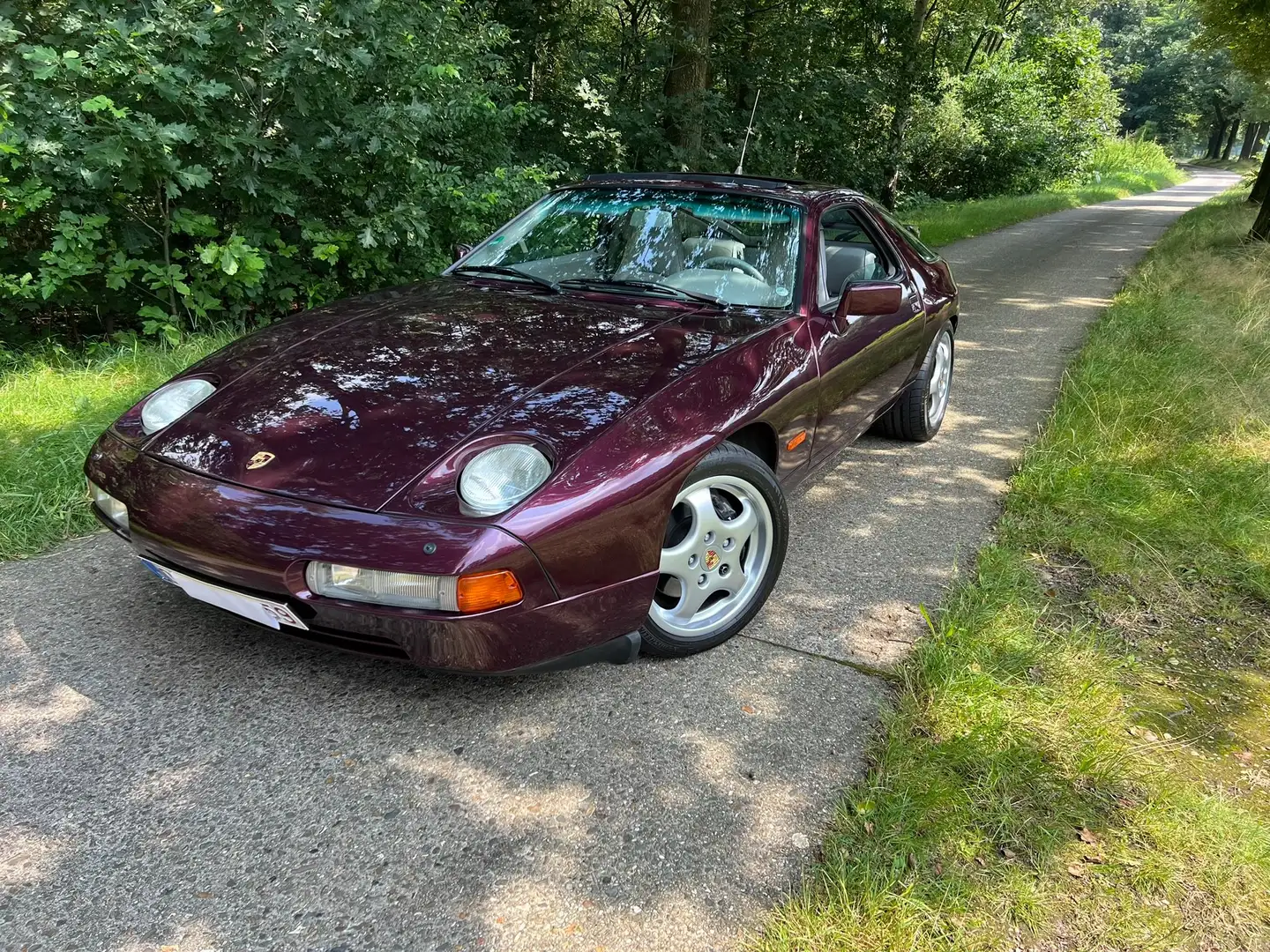 Porsche 928 928 S4 factory wide body Burdeos - 1