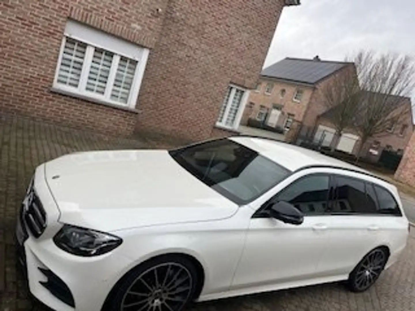 Mercedes-Benz E 200 E 200 CDI AMG Pack/Navi/Hud/Camera/Trekhaak/Ambi Wit - 2