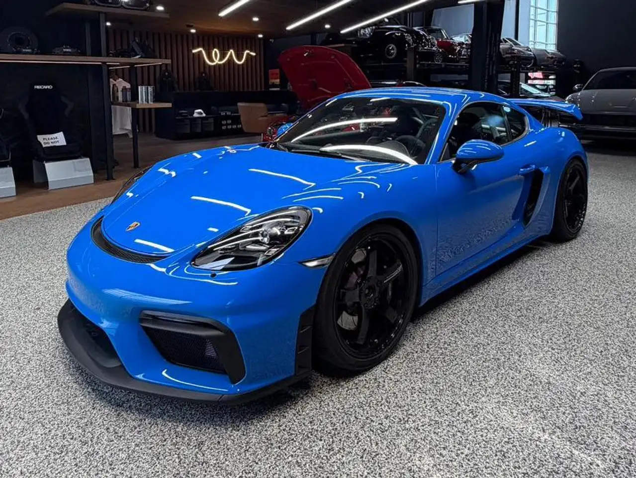 2022 Porsche 718 Cayman