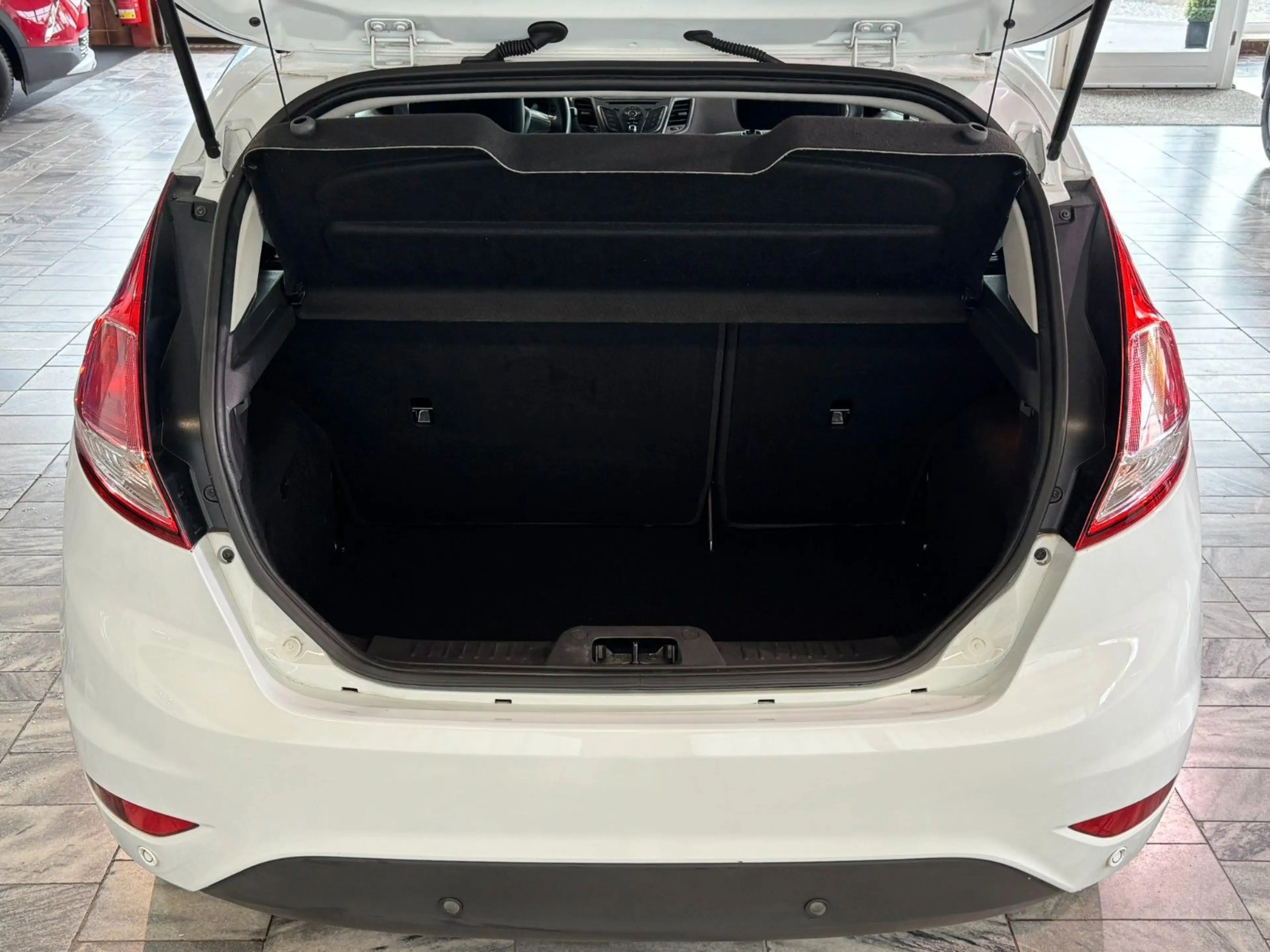 Ford Fiesta Trend  Klima Winterpaket PDC — photo 14