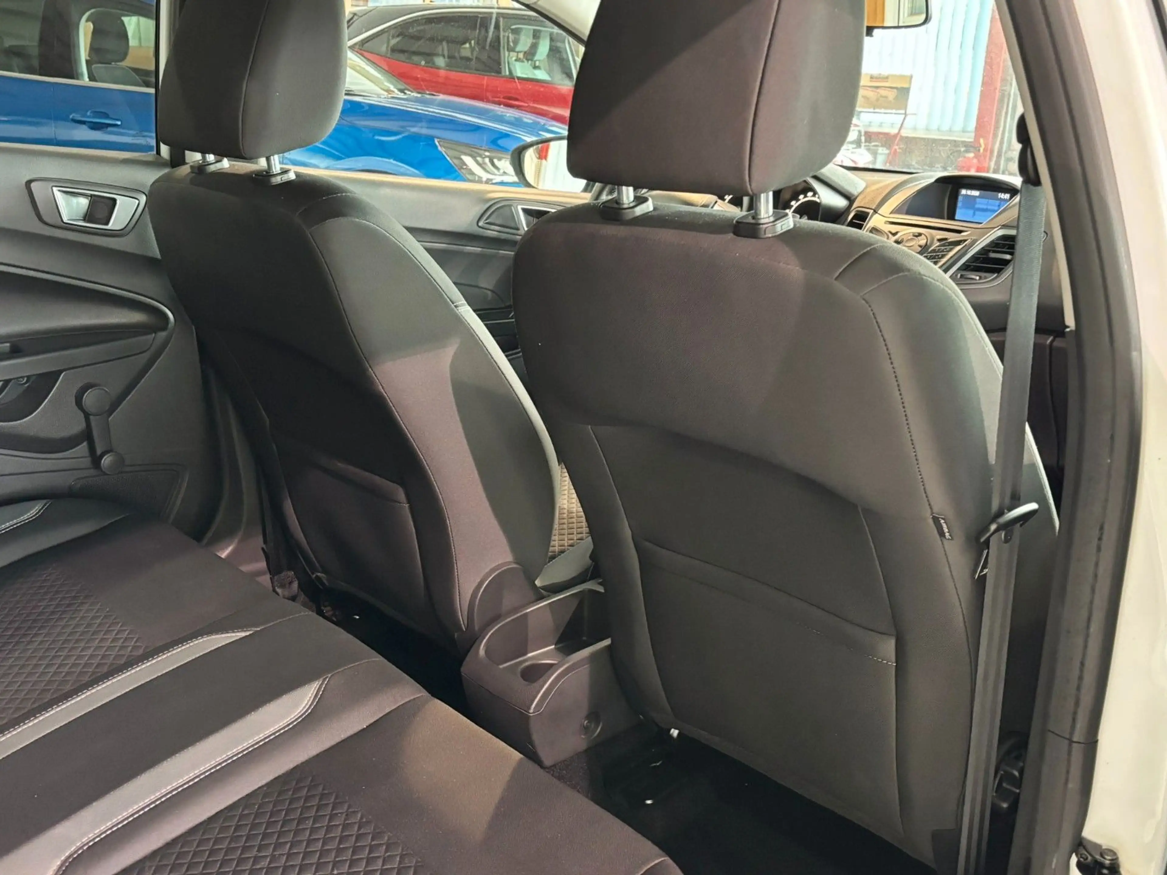 Ford Fiesta Trend  Klima Winterpaket PDC — photo 13