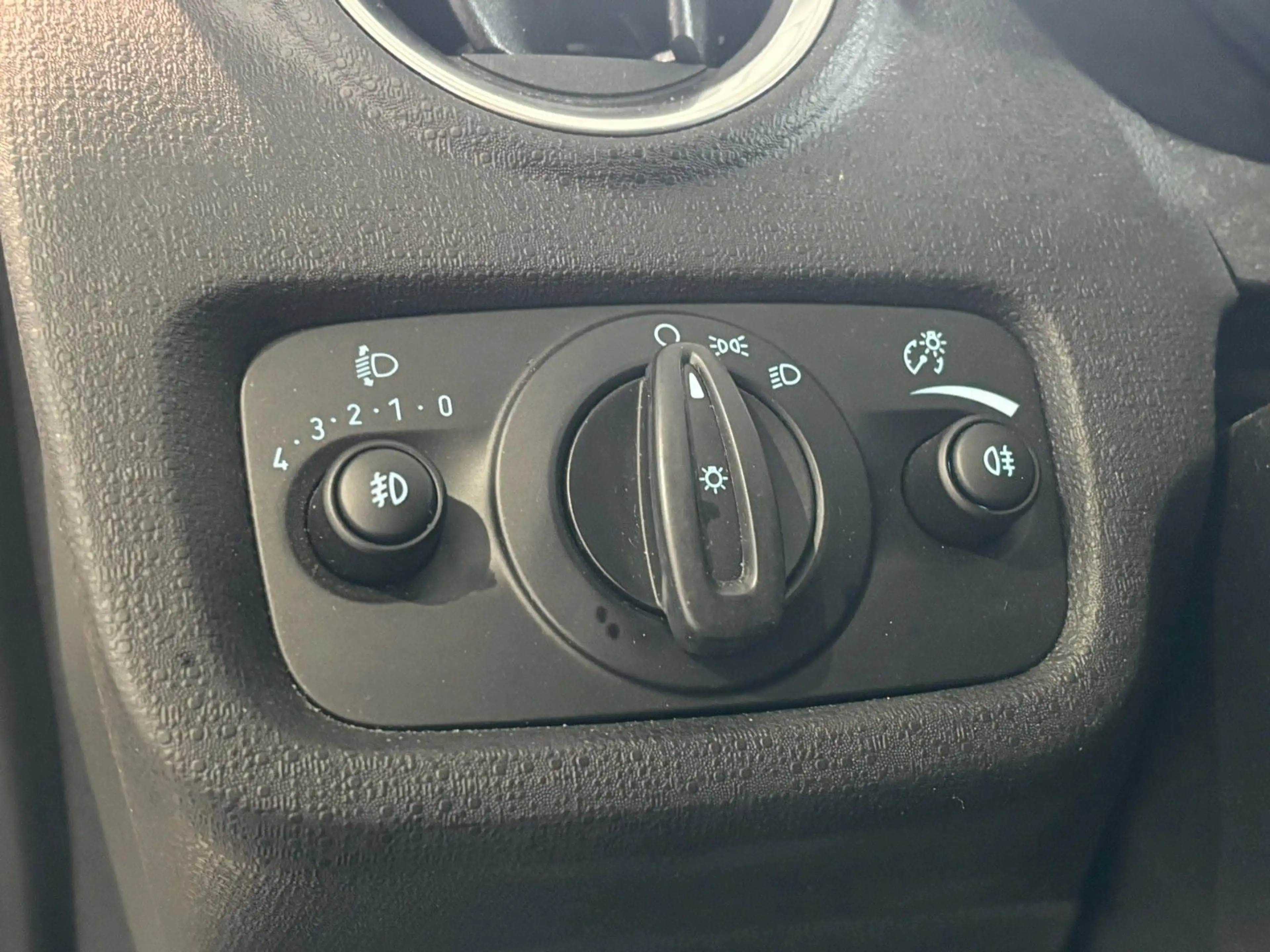 Ford Fiesta Trend  Klima Winterpaket PDC — photo 22