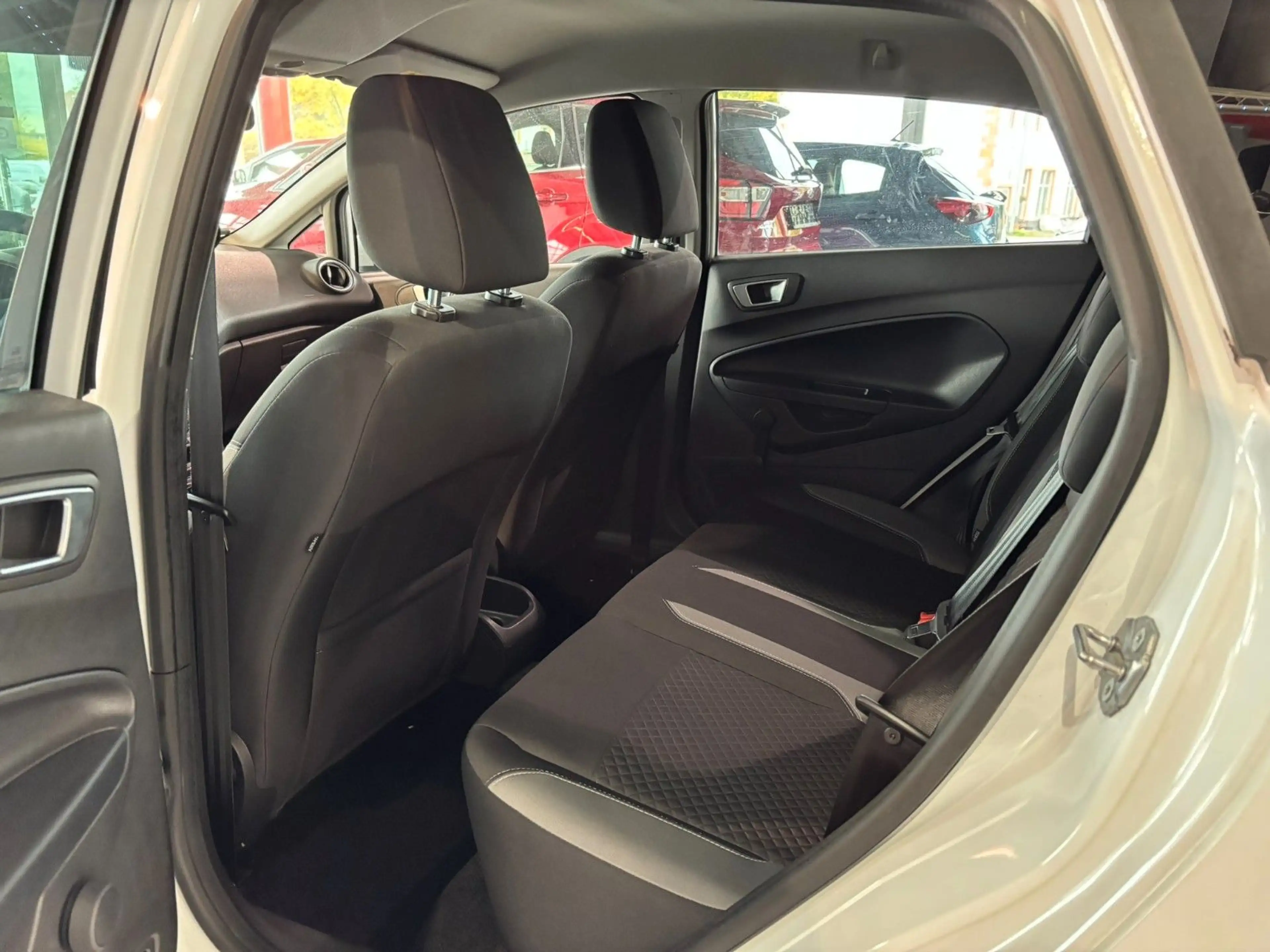 Ford Fiesta Trend  Klima Winterpaket PDC — photo 17