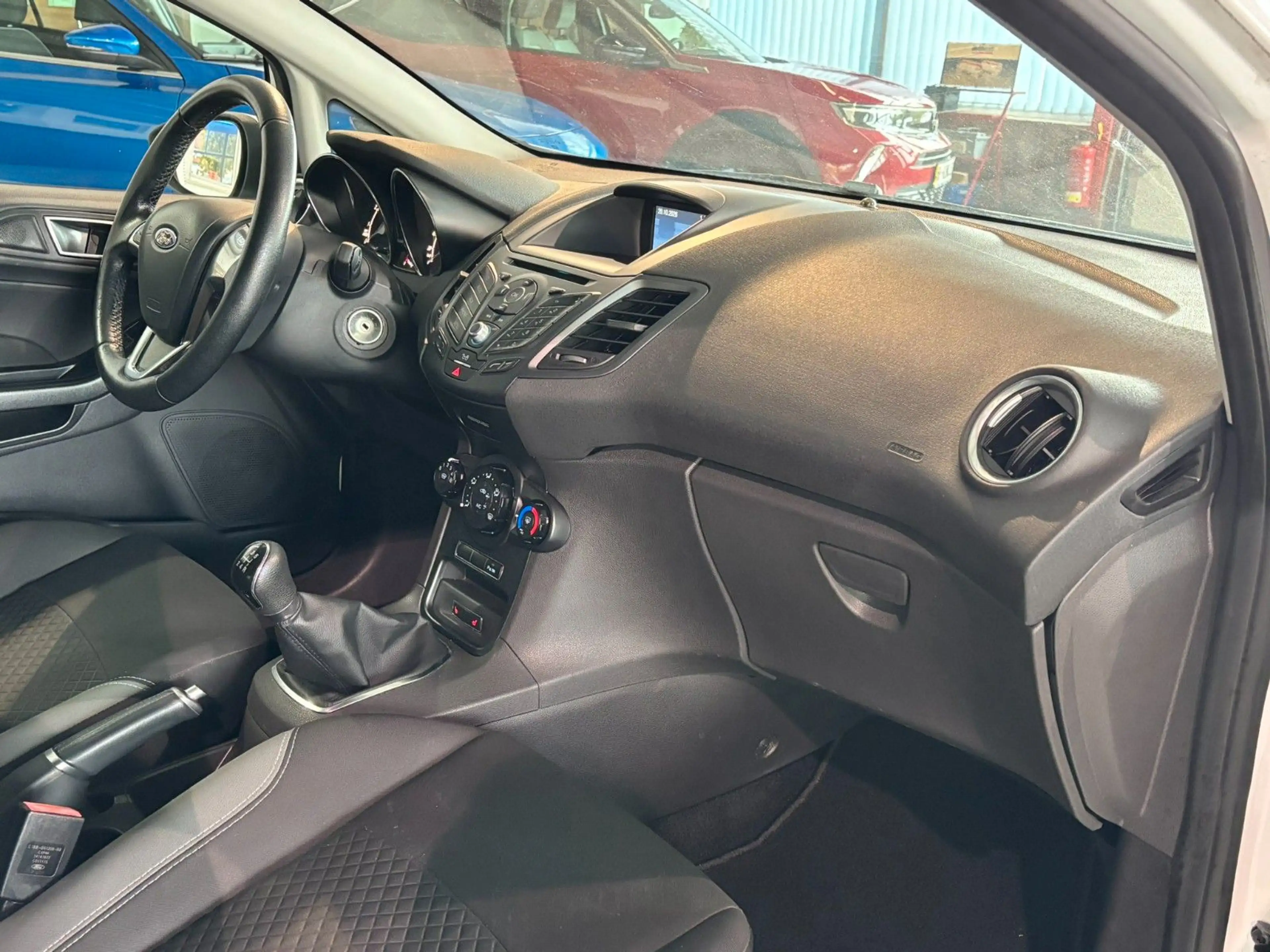 Ford Fiesta Trend  Klima Winterpaket PDC — photo 11