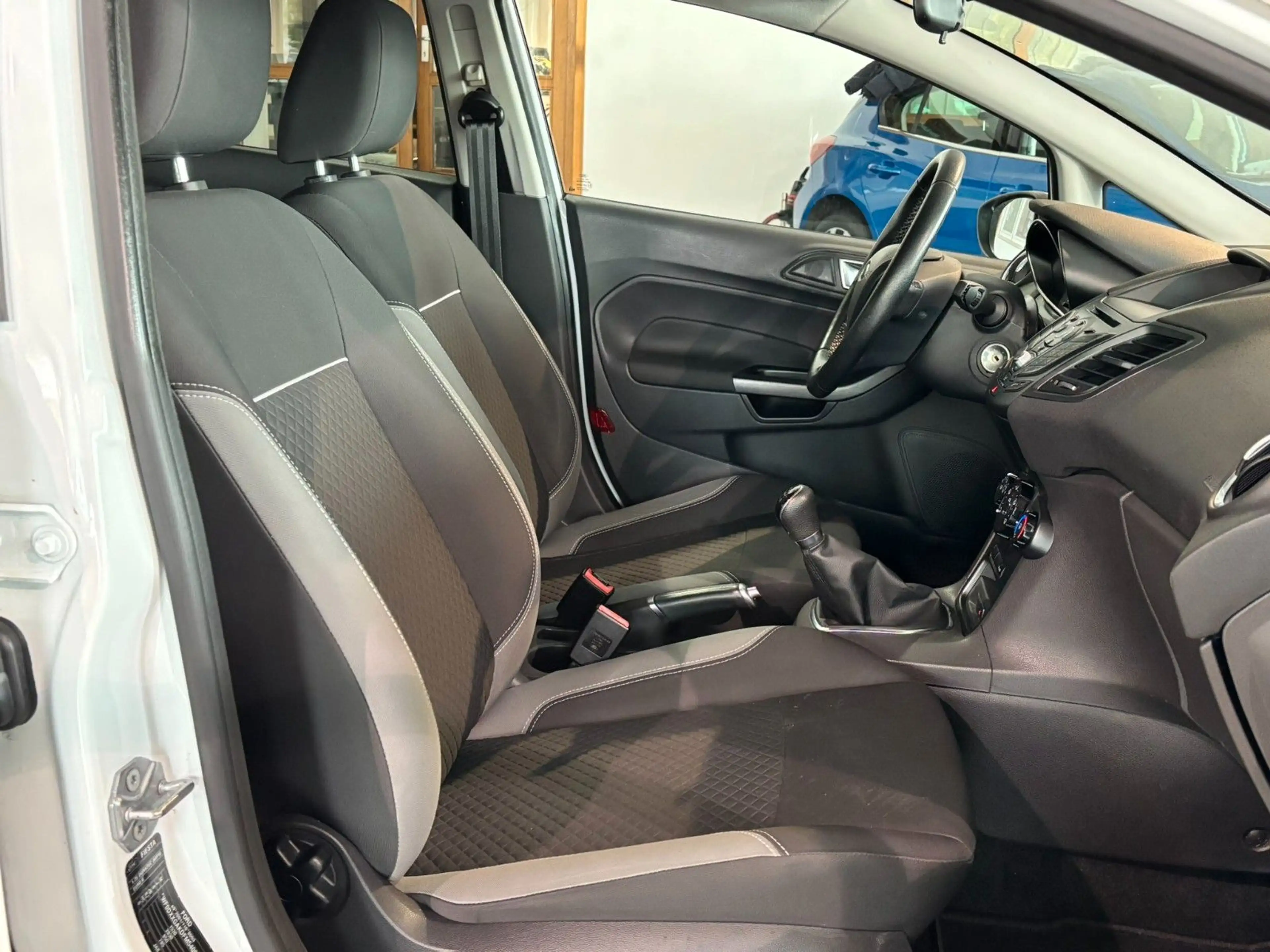 Ford Fiesta Trend  Klima Winterpaket PDC — photo 10