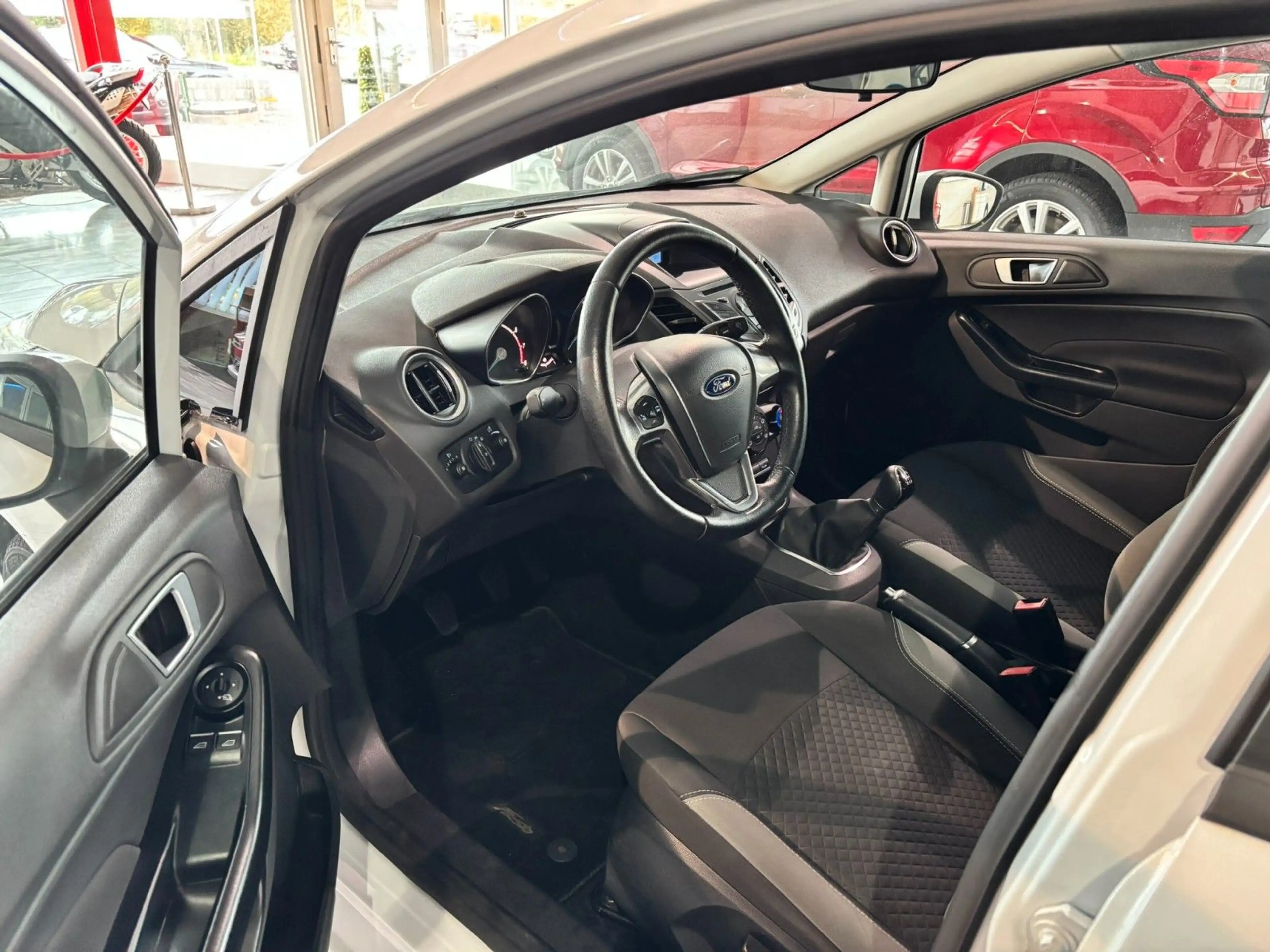 Ford Fiesta Trend  Klima Winterpaket PDC — photo 19