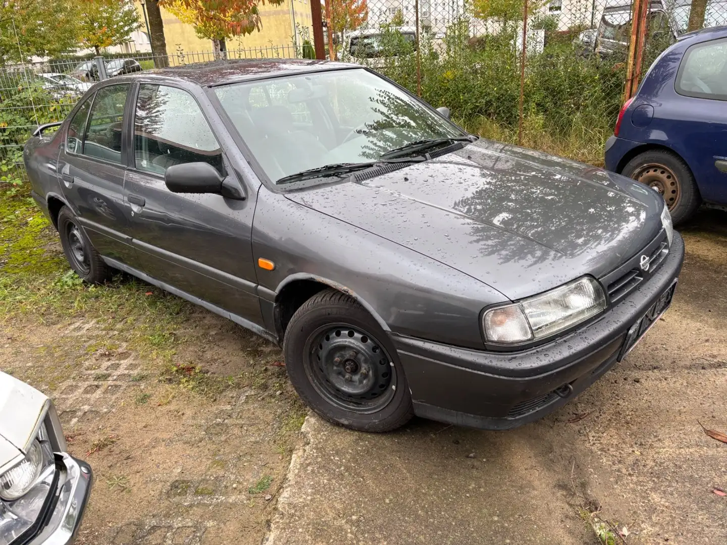 Nissan Primera 2.0 SLX Grijs - 1