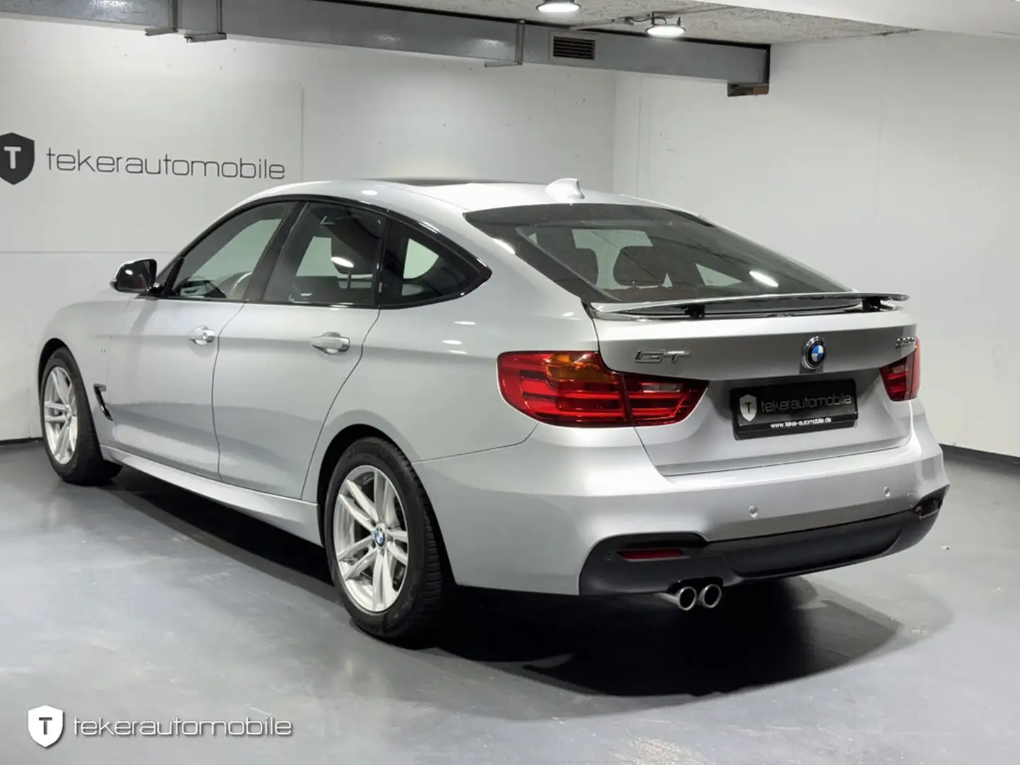 BMW 330 d GT *M-Sportpaket*Navi*Leder*Pano* Silber - 2