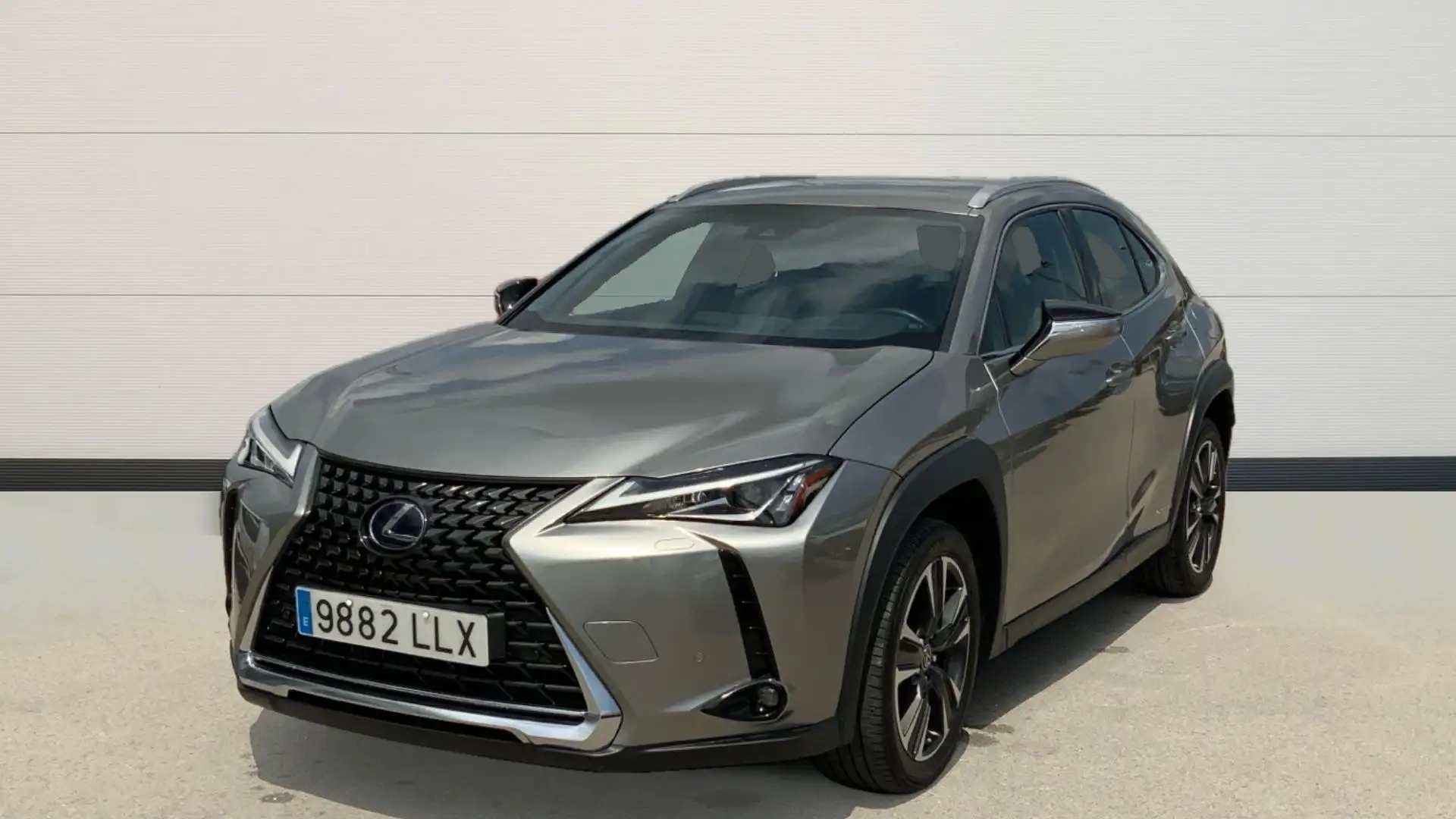 Lexus UX 250h Premium 4WD - 2
