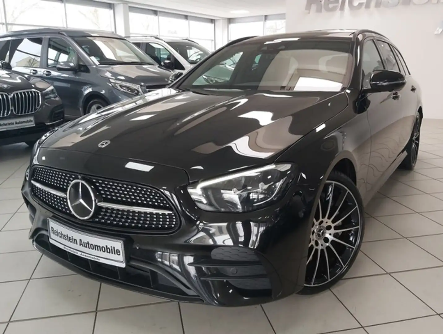 Mercedes-Benz E 400 d T 4M AMG NIGHT AIRM STANDH NETTO 37.500 Schwarz - 1