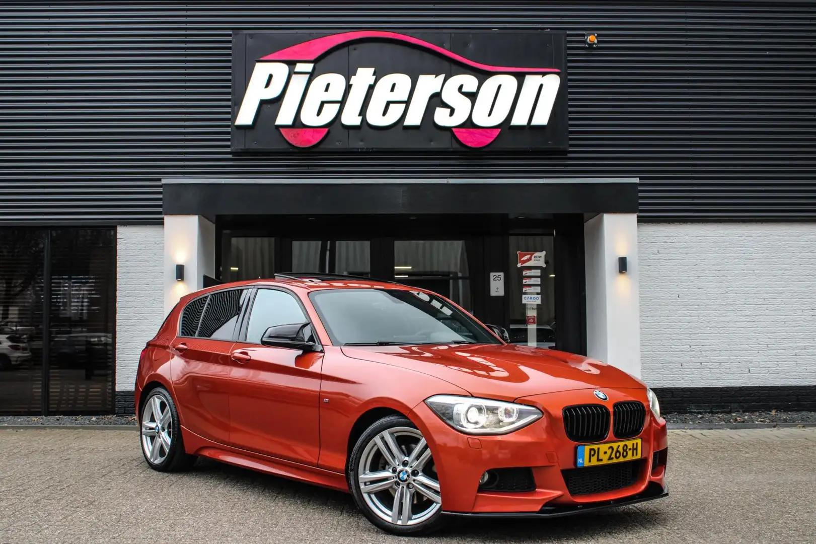 BMW 125 1-serie 125d 255PK M-Pakket PANO XENON H&K STOELVE Portocaliu - 1