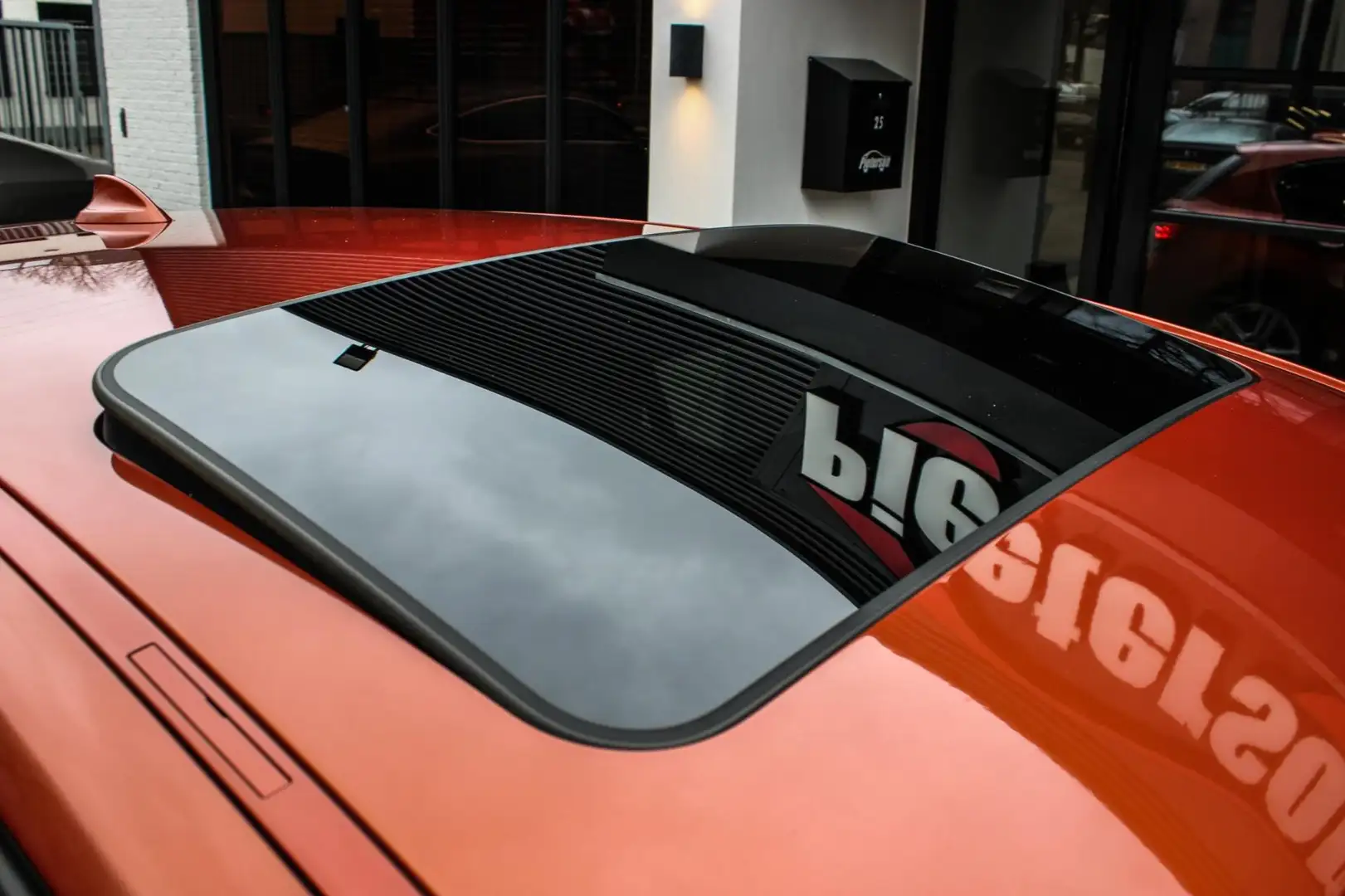 BMW 125 1-serie 125d 255PK M-Pakket PANO XENON H&K STOELVE Portocaliu - 2