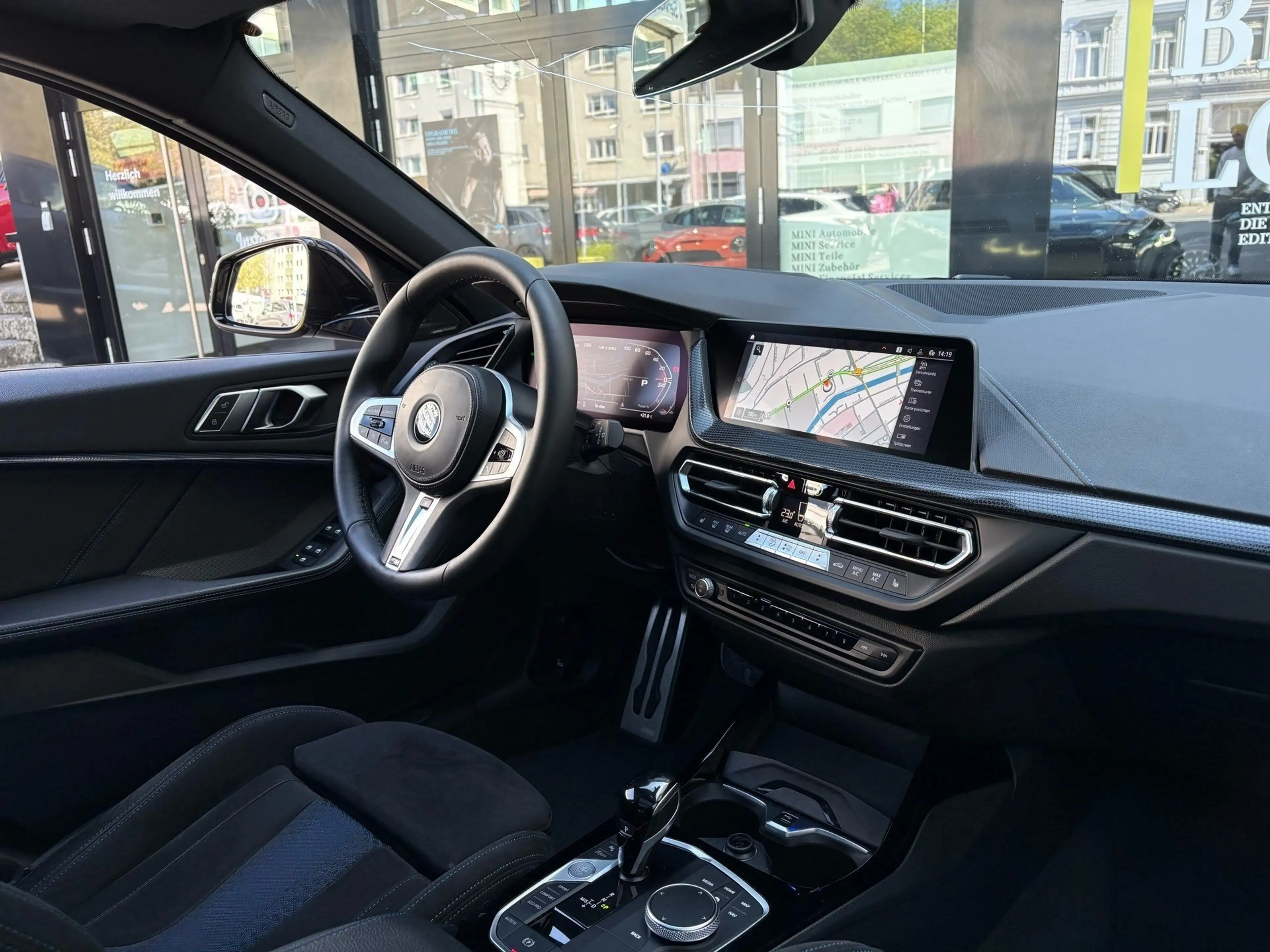 BMW 135 M135i xDrive M Sport AdapLED DA PA HuD Pano H/K — photo 5