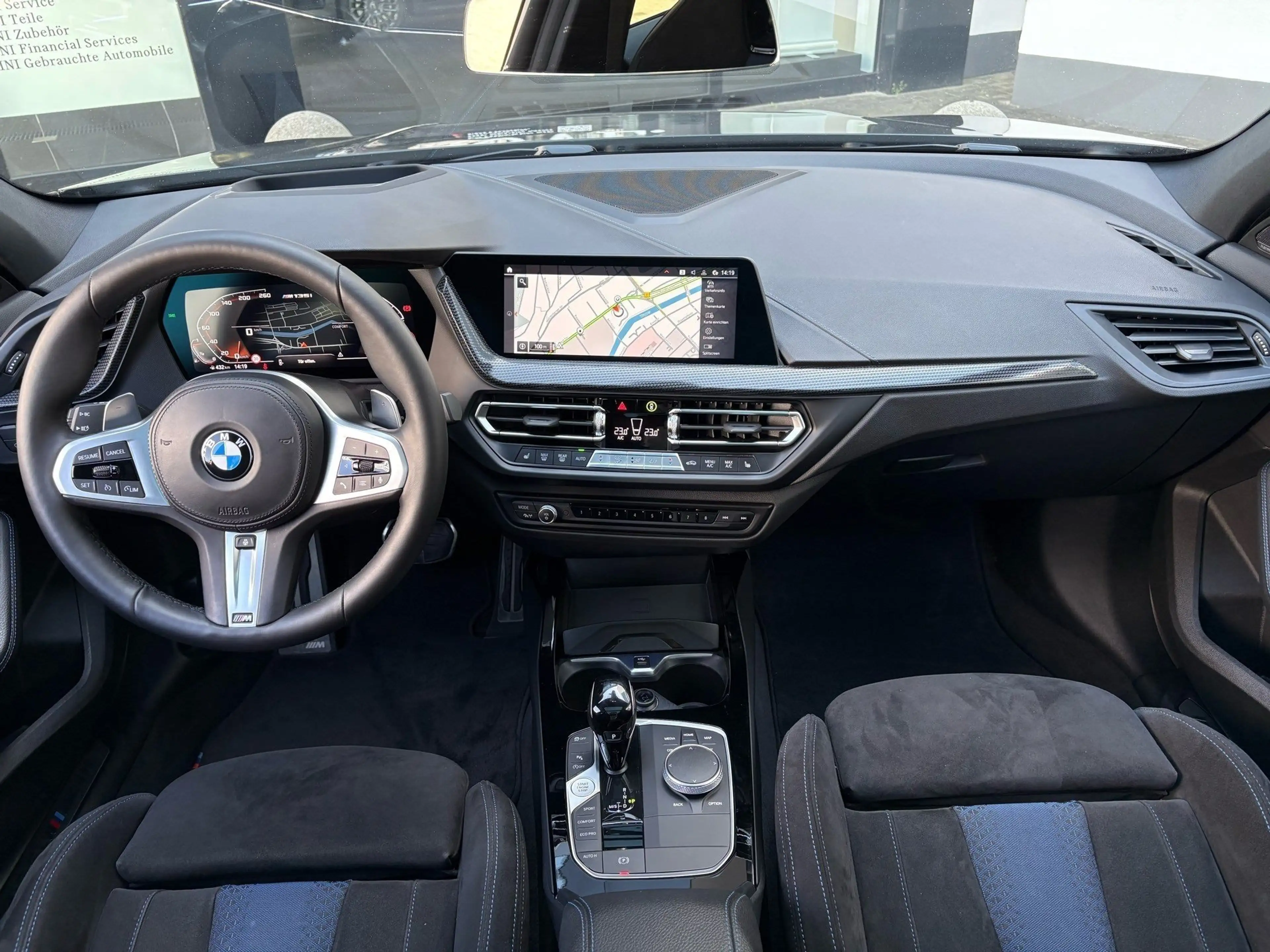 BMW 135 M135i xDrive M Sport AdapLED DA PA HuD Pano H/K — photo 3