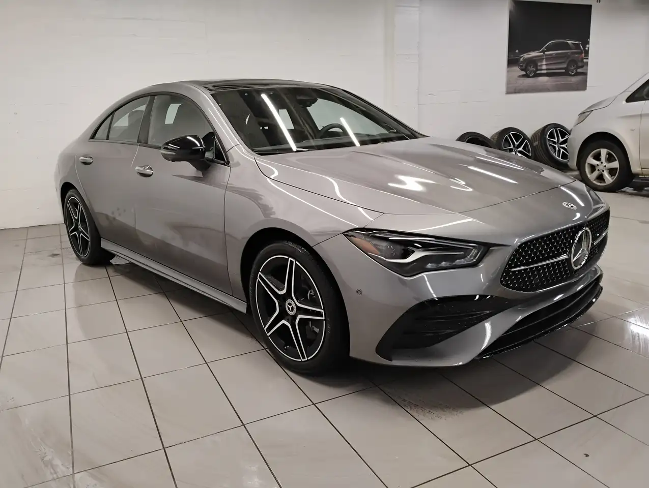 Mercedes-Benz CLA снимка Mercedes-Benz CLA