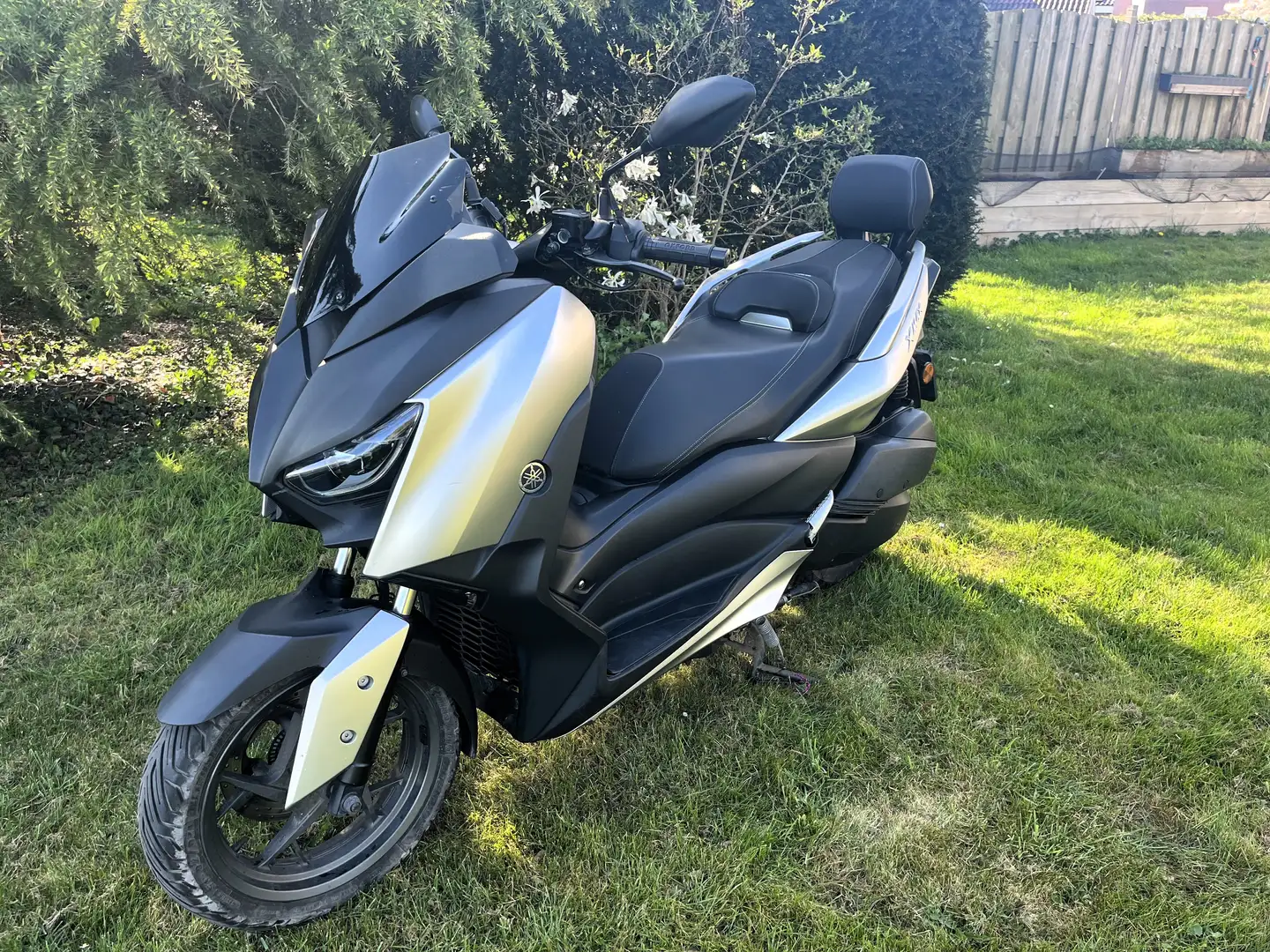 Yamaha X-Max 300 Zwart - 1