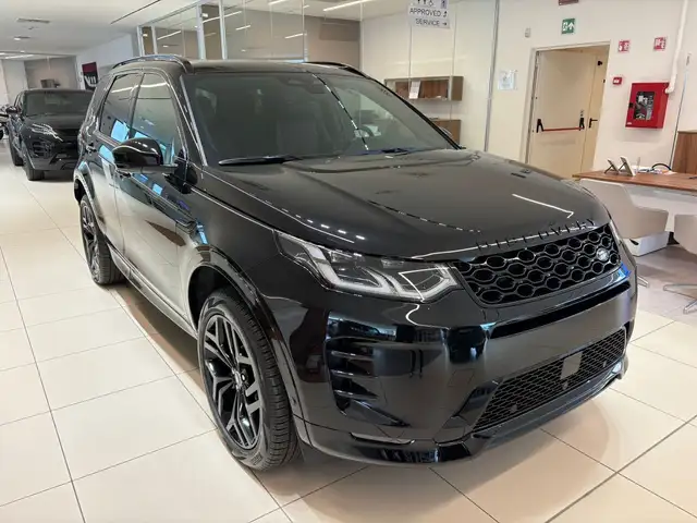 Land Rover Discovery Sport view 5
