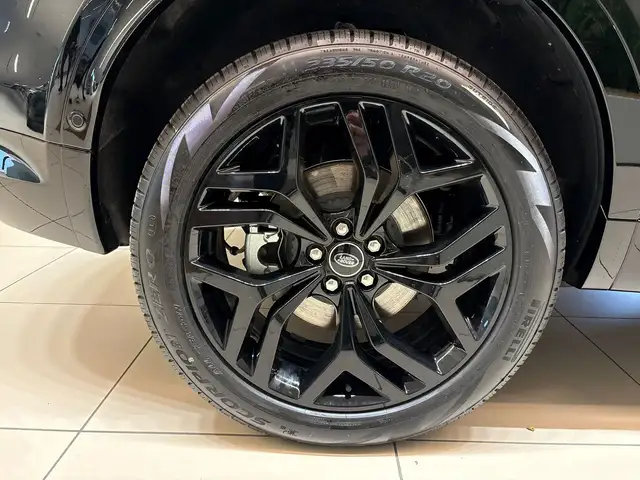 Land Rover Discovery Sport view 10