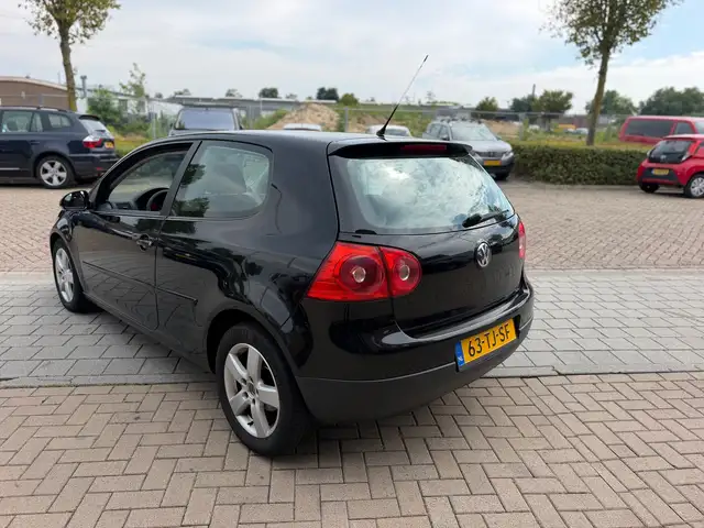 Volkswagen Golf view 24