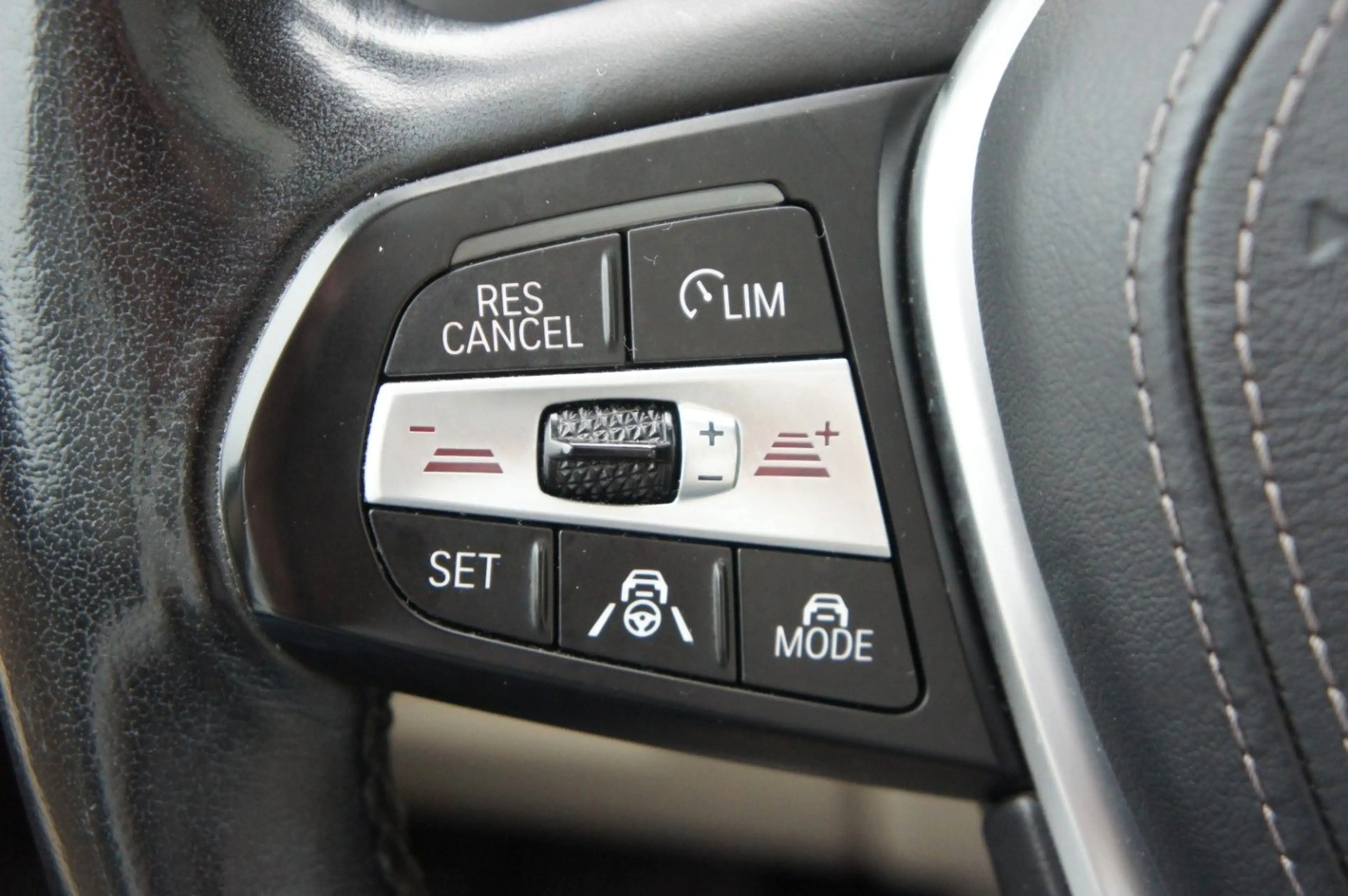 BMW X5 xDrive 30d xLine*ACC*PANO*LEDER*HUD*20Z*KAM* — photo 30