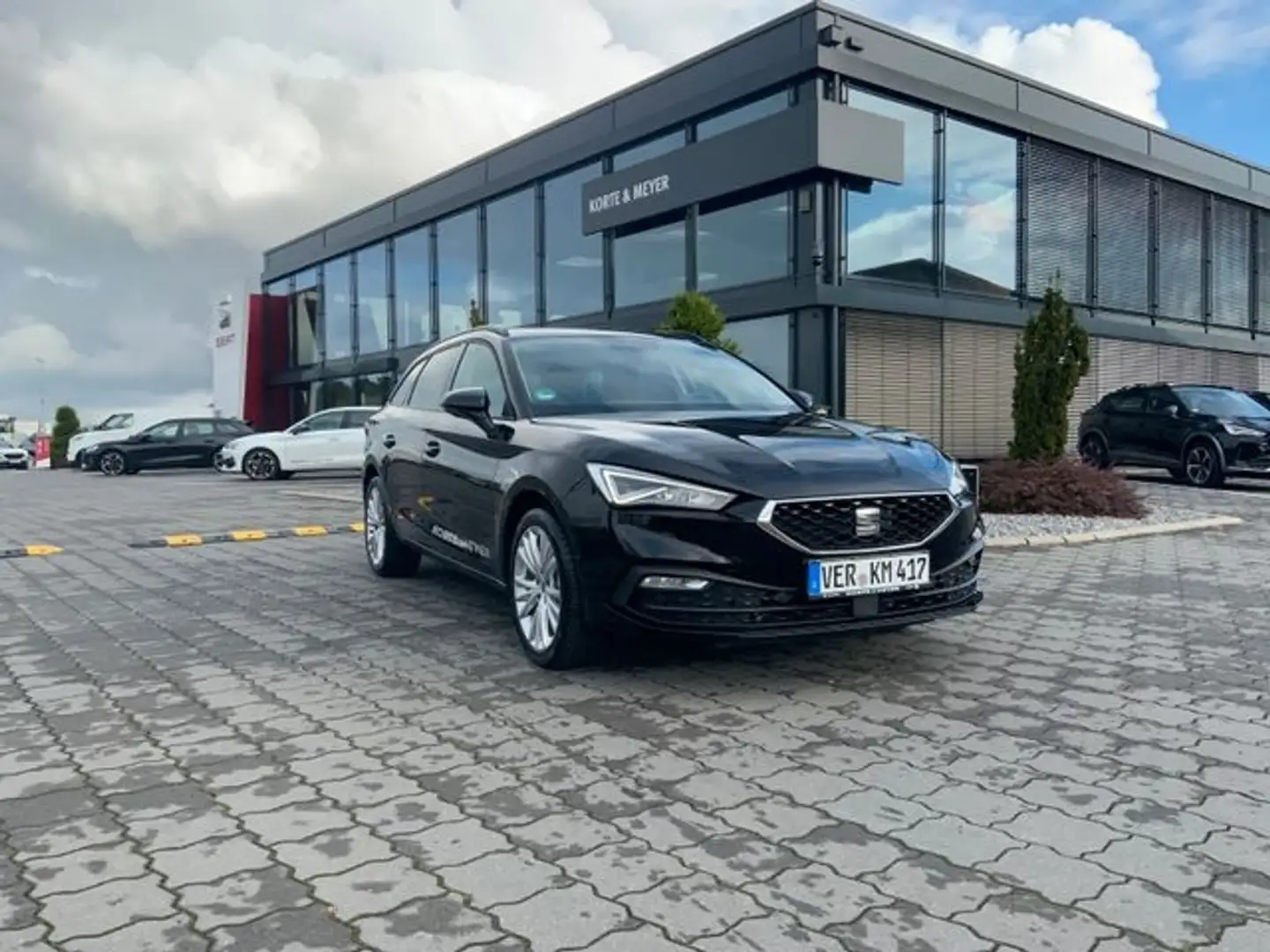 SEAT Leon Sportstourer Style Edition +DSG+PanoDa+AHK Schwarz - 2