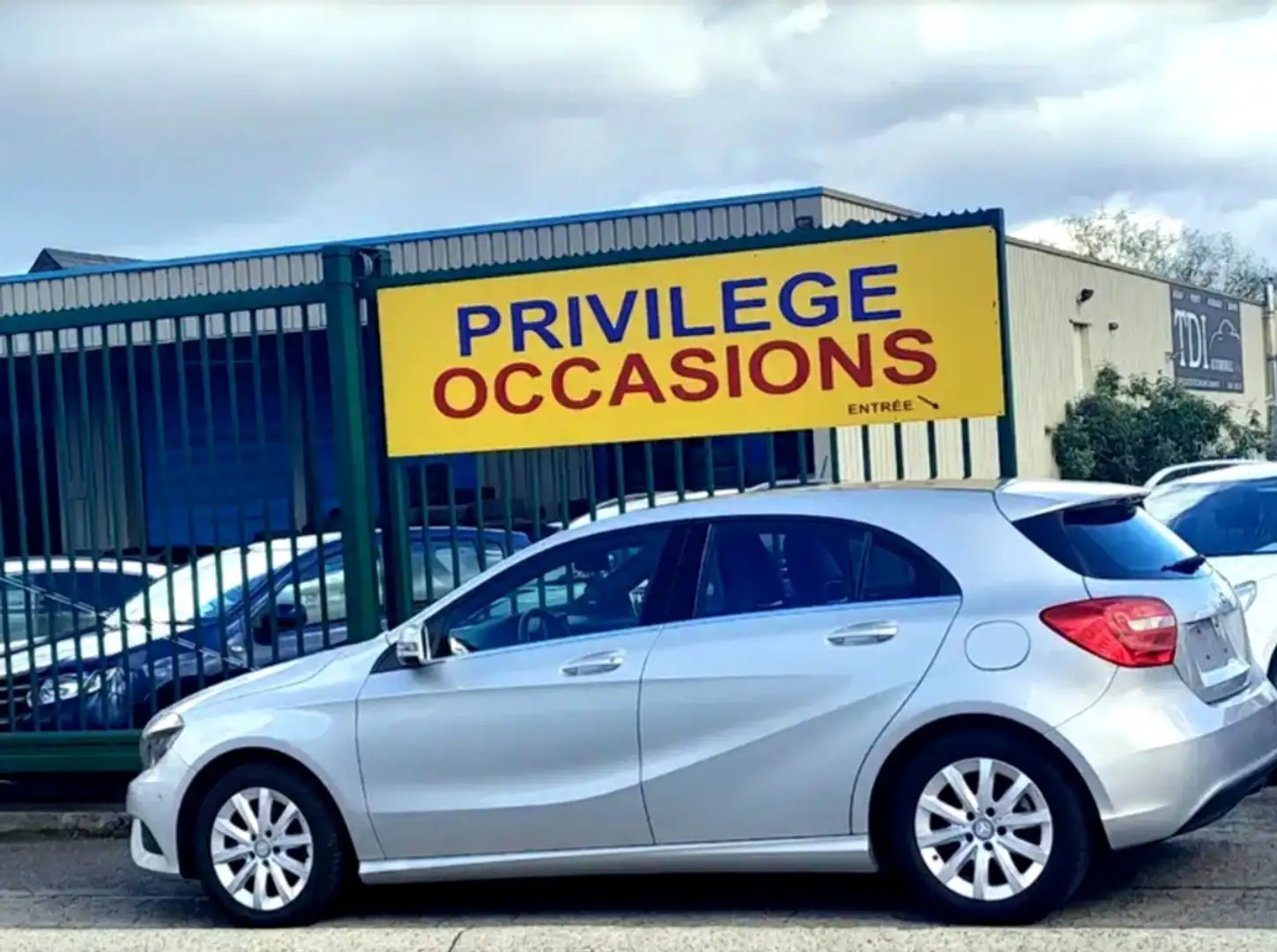 Mercedes-Benz A 180 CDI SPORT Edition GPS 1/2 CUIR AIRCO JA CAPTEURS Argent - 1