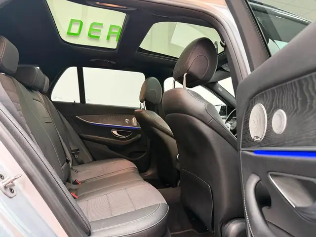 Mercedes-Benz 300 view 14