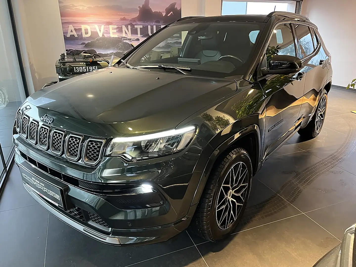 Jeep Compass 1.3 PHEV S AT 4xe Grün - 1